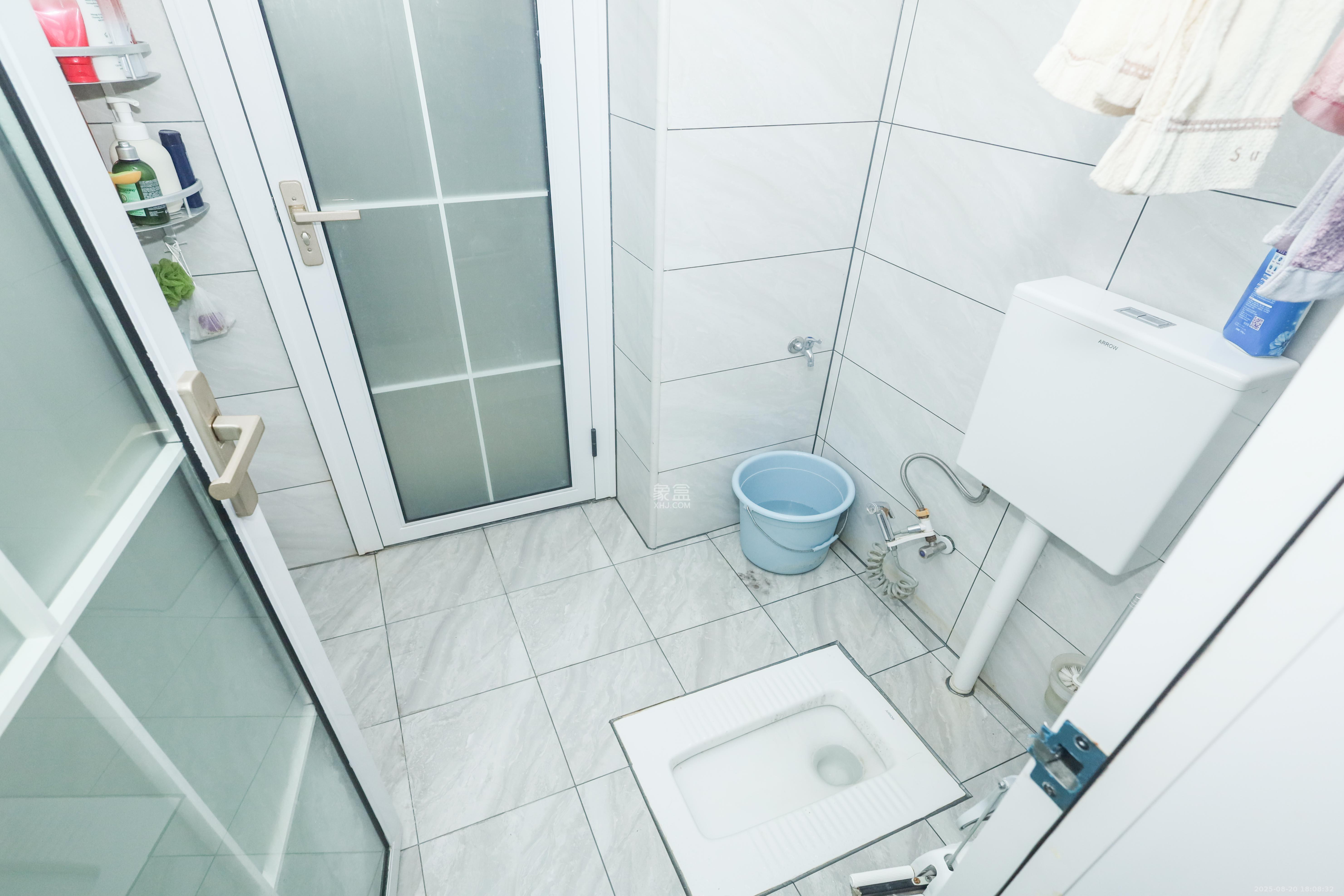 中国铁建梅溪青秀三期  3室2厅2卫    168.0万 中国铁建梅溪青秀三期  3室2厅2卫    168.0万卫生间