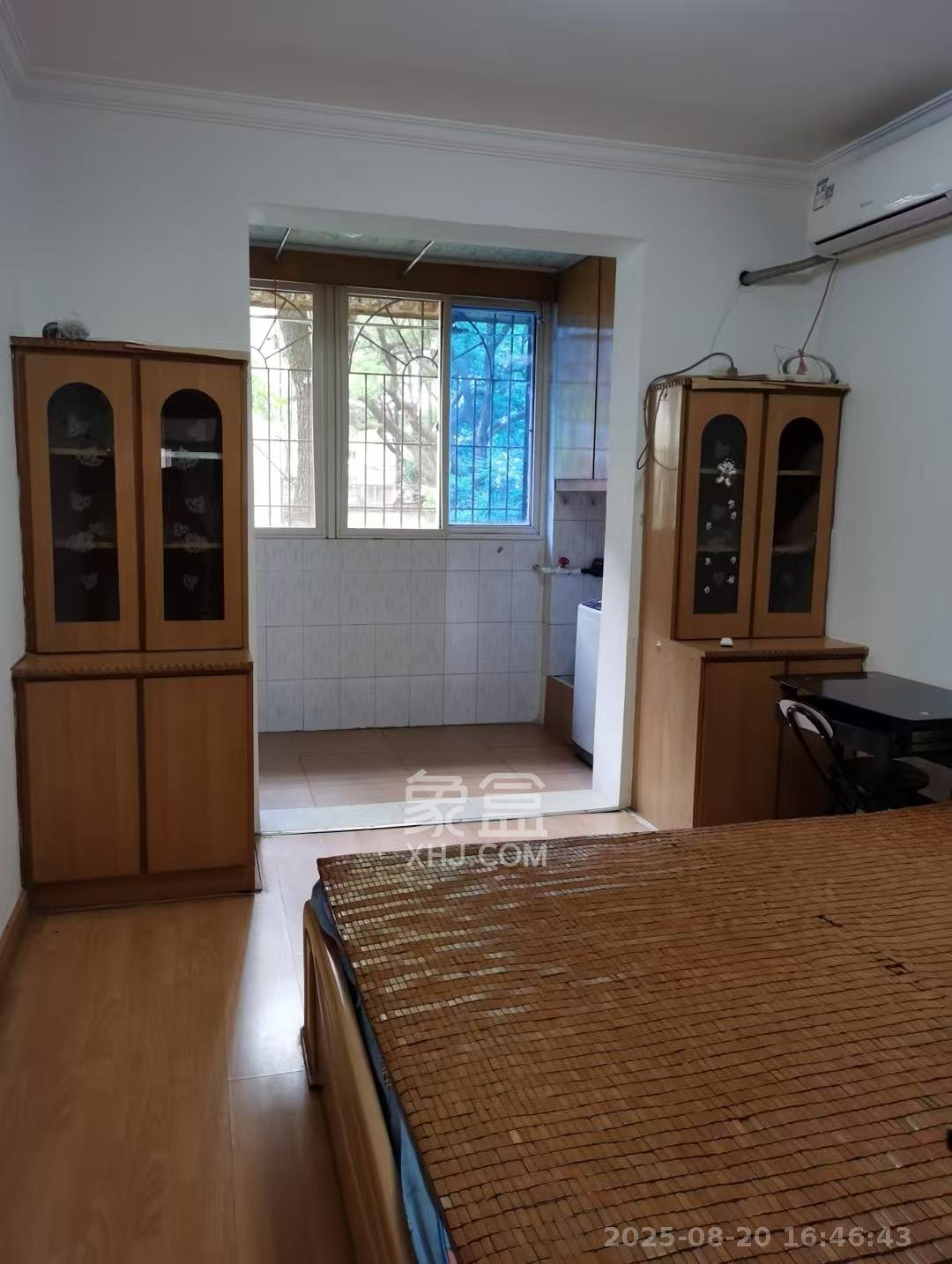 十五中单位宿舍 1室0厅0卫 1800.0元/月 十五中单位宿舍 1室0厅0卫 1800.0元/月室内图