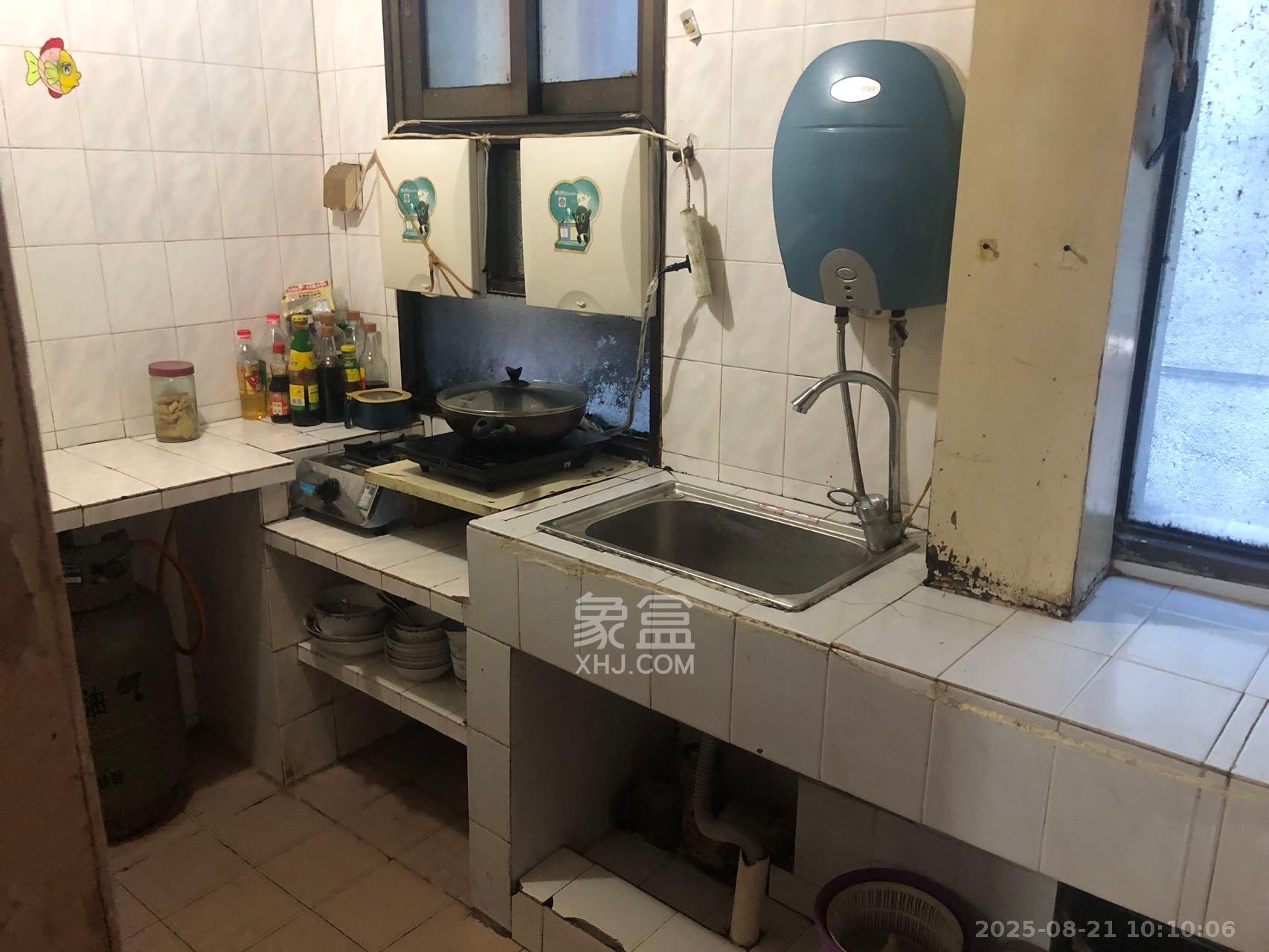 寿星街社区  4室2厅1卫   2600.00元/月室内图