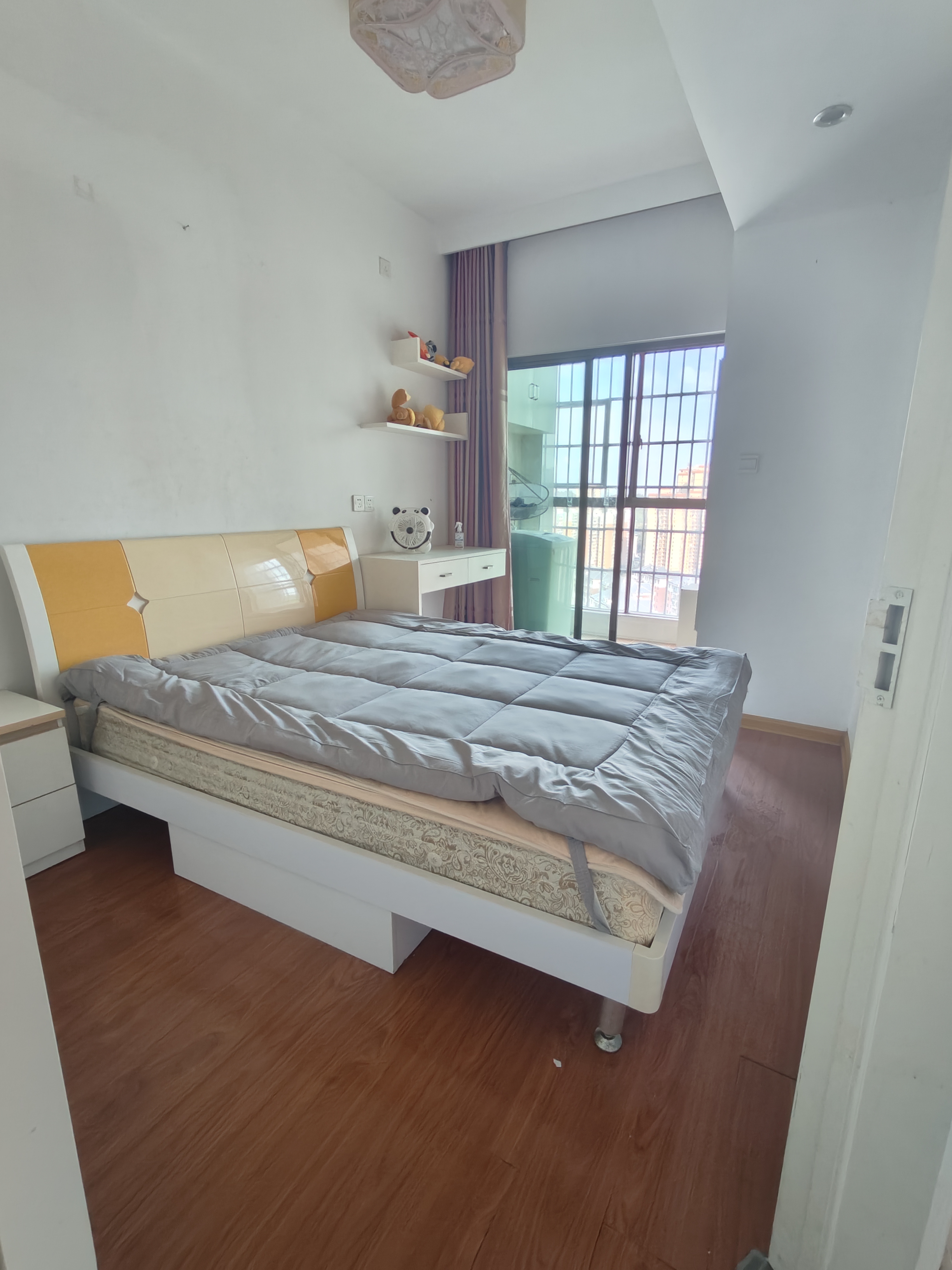 东方豪苑  0室0厅0卫    900.0元/月 东方豪苑  0室0厅0卫    900.0元/月室内图