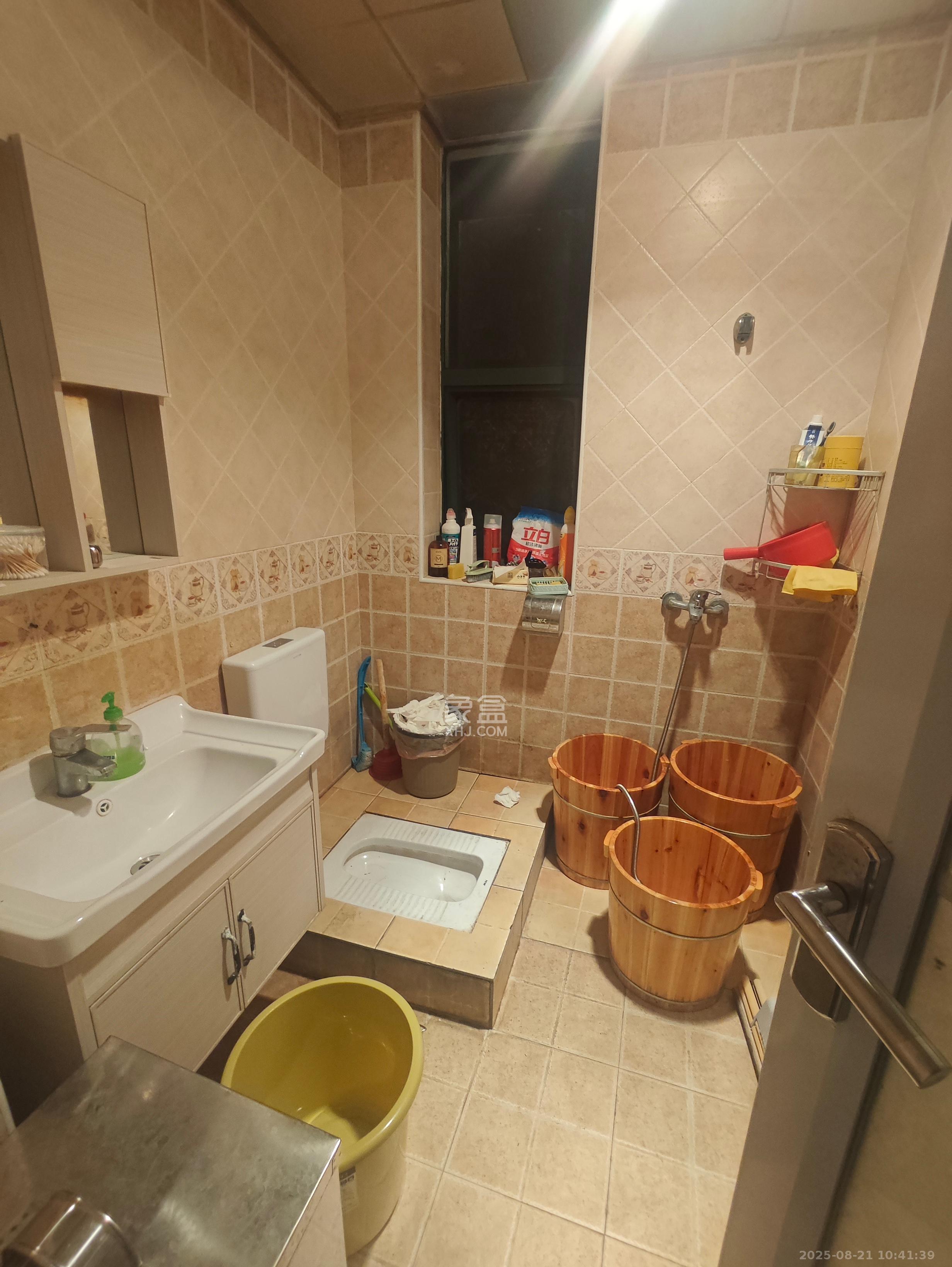 亚华香舍花都 3室1厅1卫 4000.0元/月 亚华香舍花都 3室1厅1卫 4000.0元/月室内图