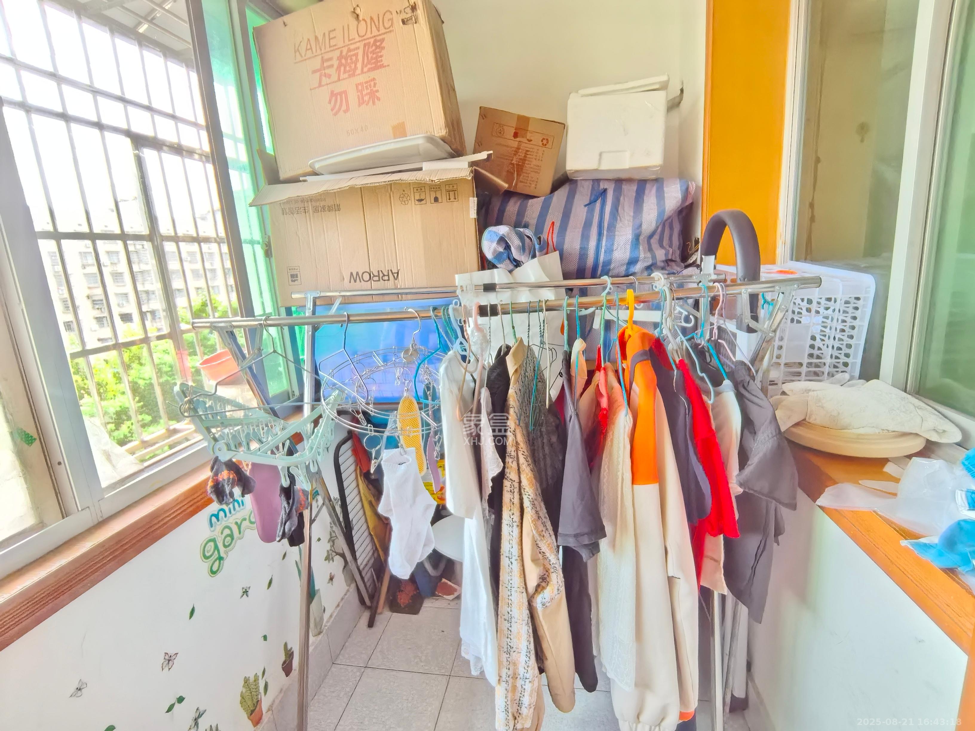 中建五局信和苑三区 2室1厅1卫 1400.0元/月 中建五局信和苑三区 2室1厅1卫 1400.0元/月室内图