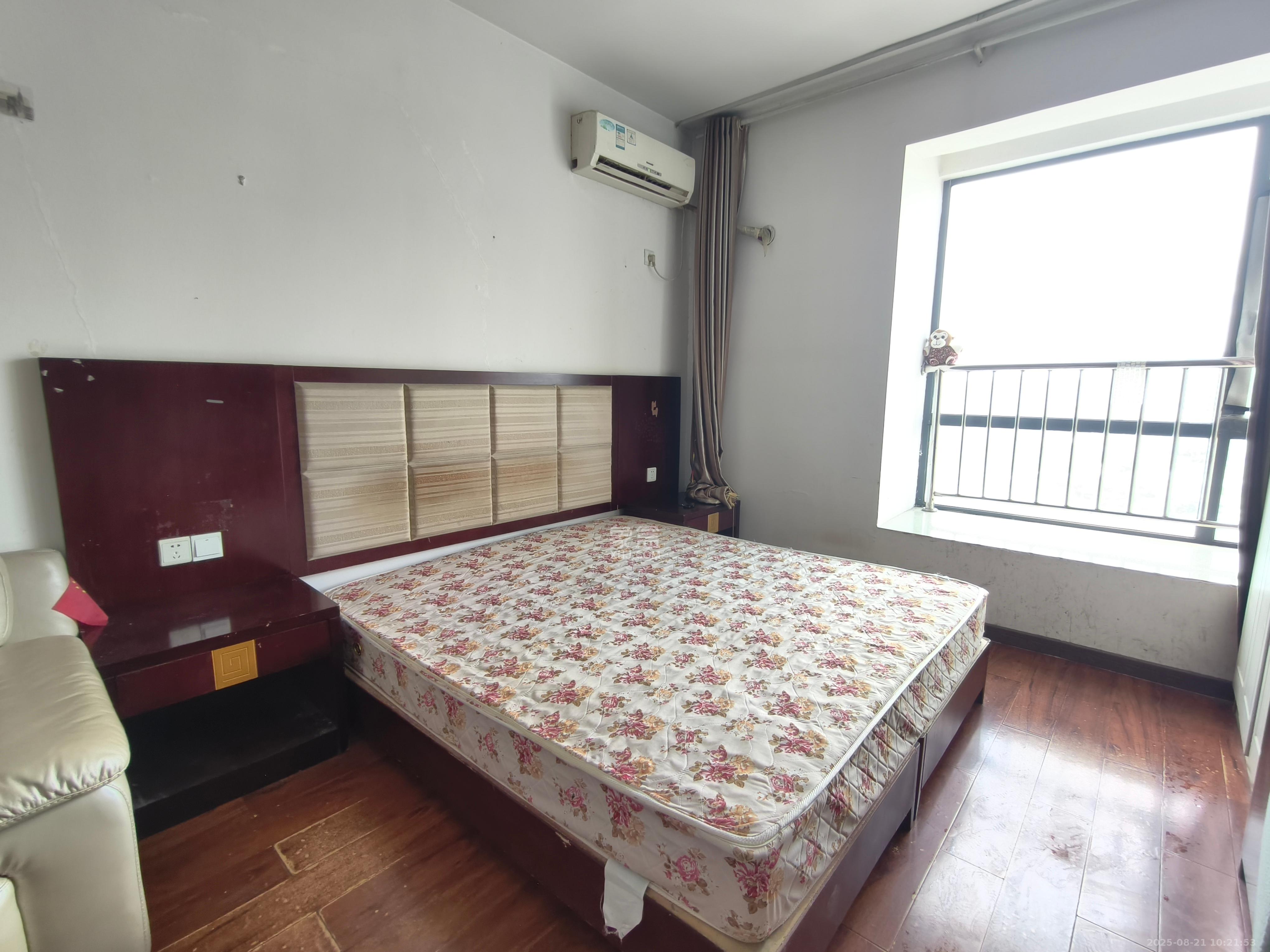 金领家族 1室1厅1卫 1200.0元/月 金领家族 1室1厅1卫 1200.0元/月室内图