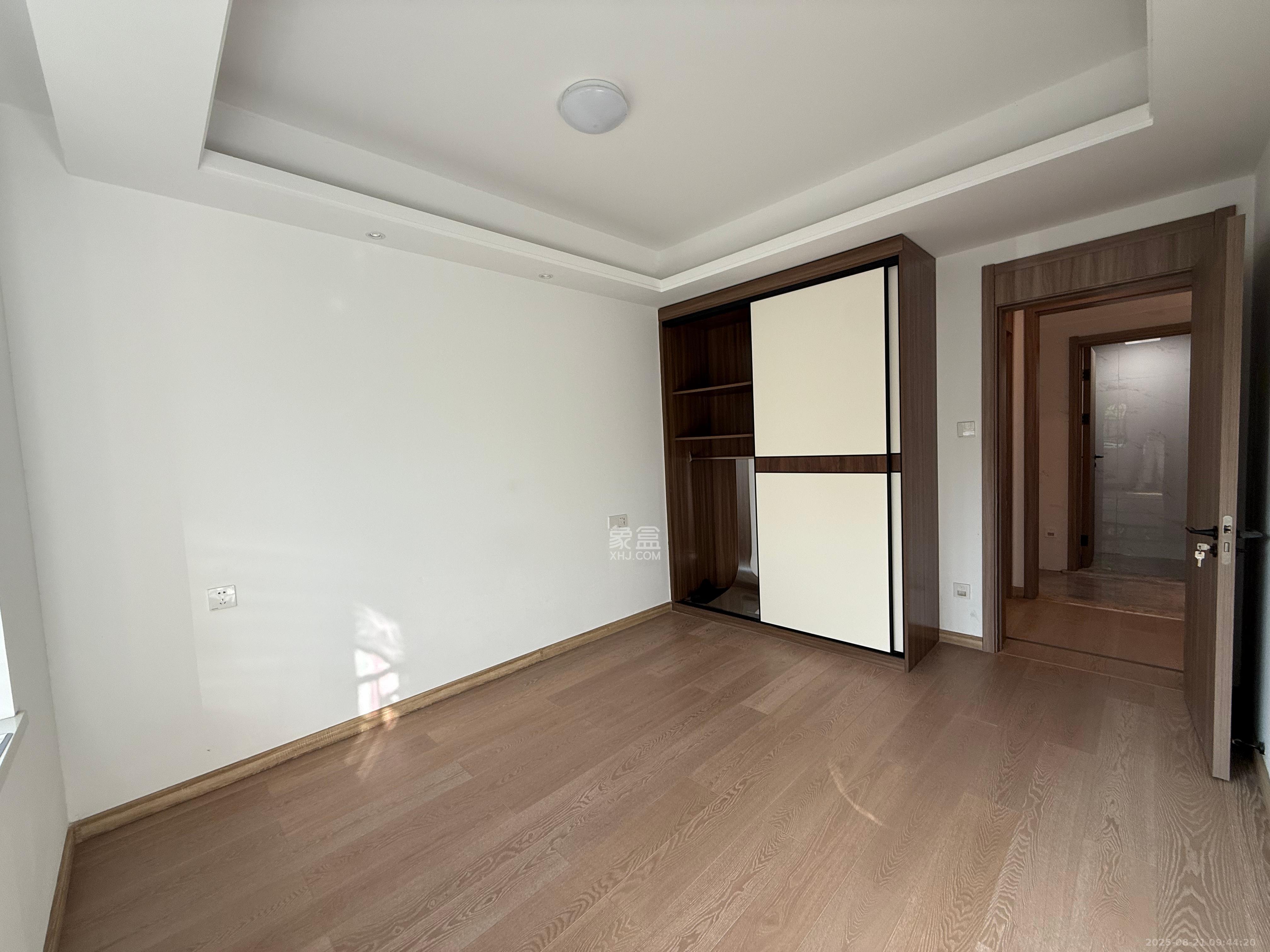 澳海谷山府  3室1厅1卫    2000.0元/月室内图