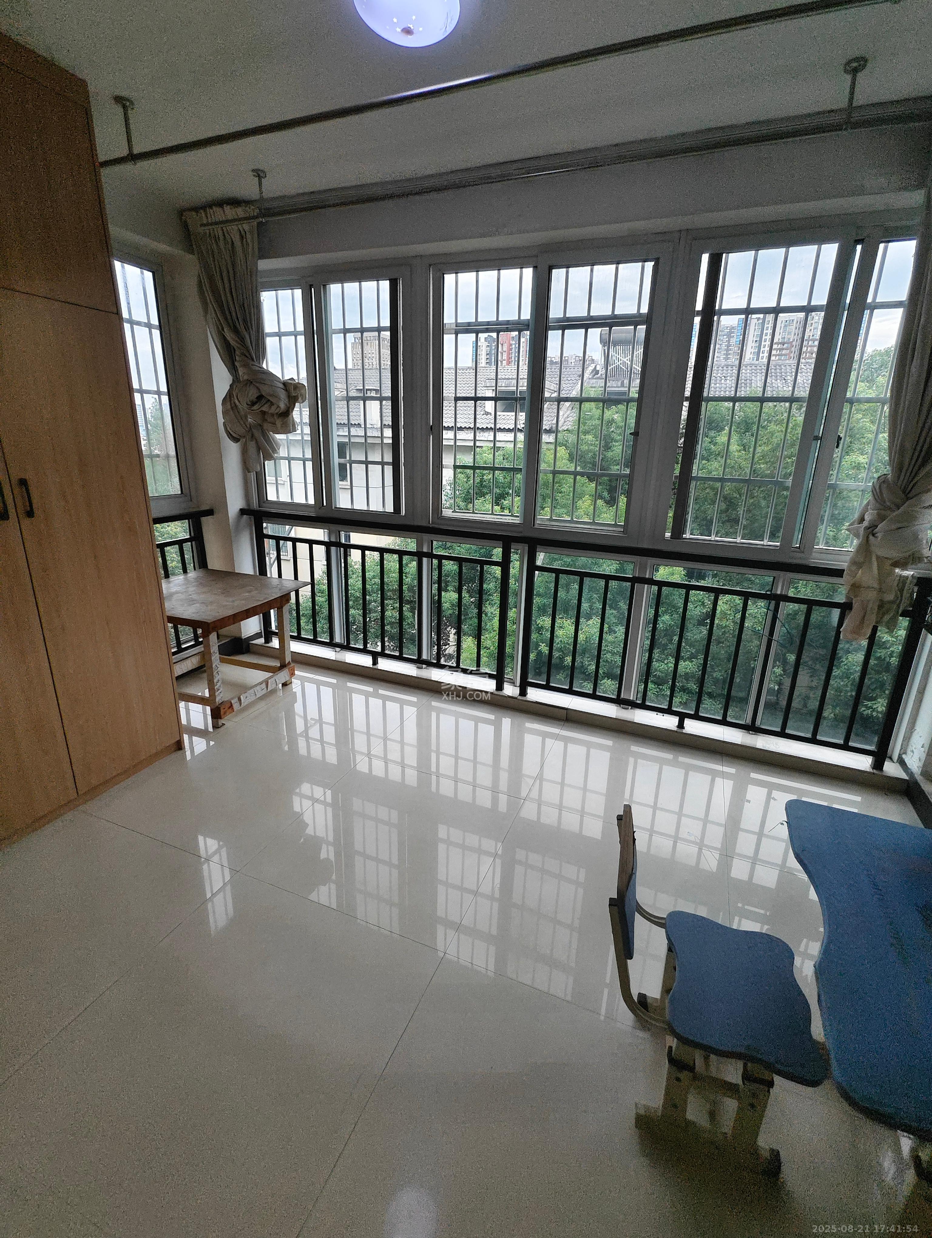 咸嘉新村悦峰园 3室2厅2卫 2200.0元/月 咸嘉新村悦峰园 3室2厅2卫 2200.0元/月室内图