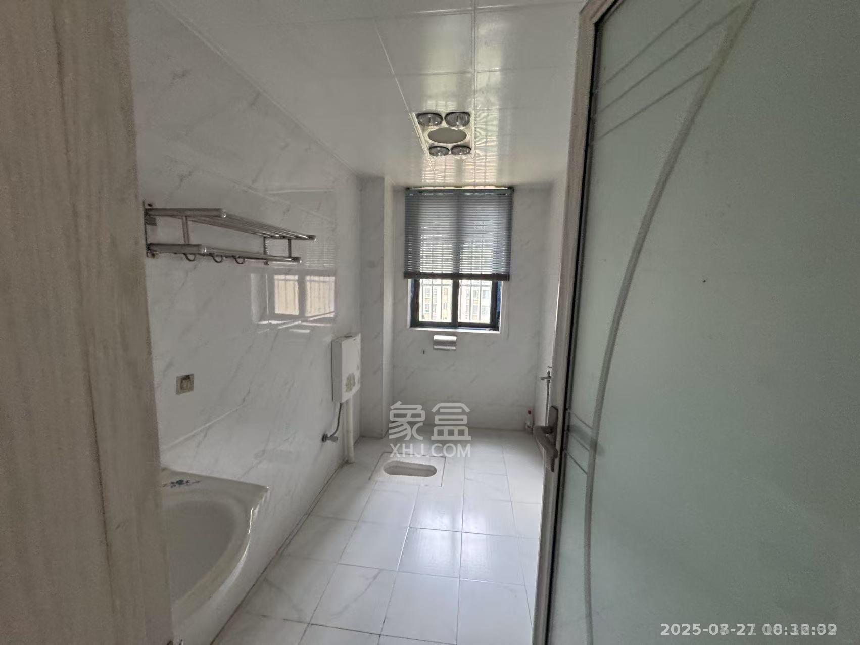 泰山一号 3室2厅2卫 1800.0元/月 泰山一号 3室2厅2卫 1800.0元/月室内图