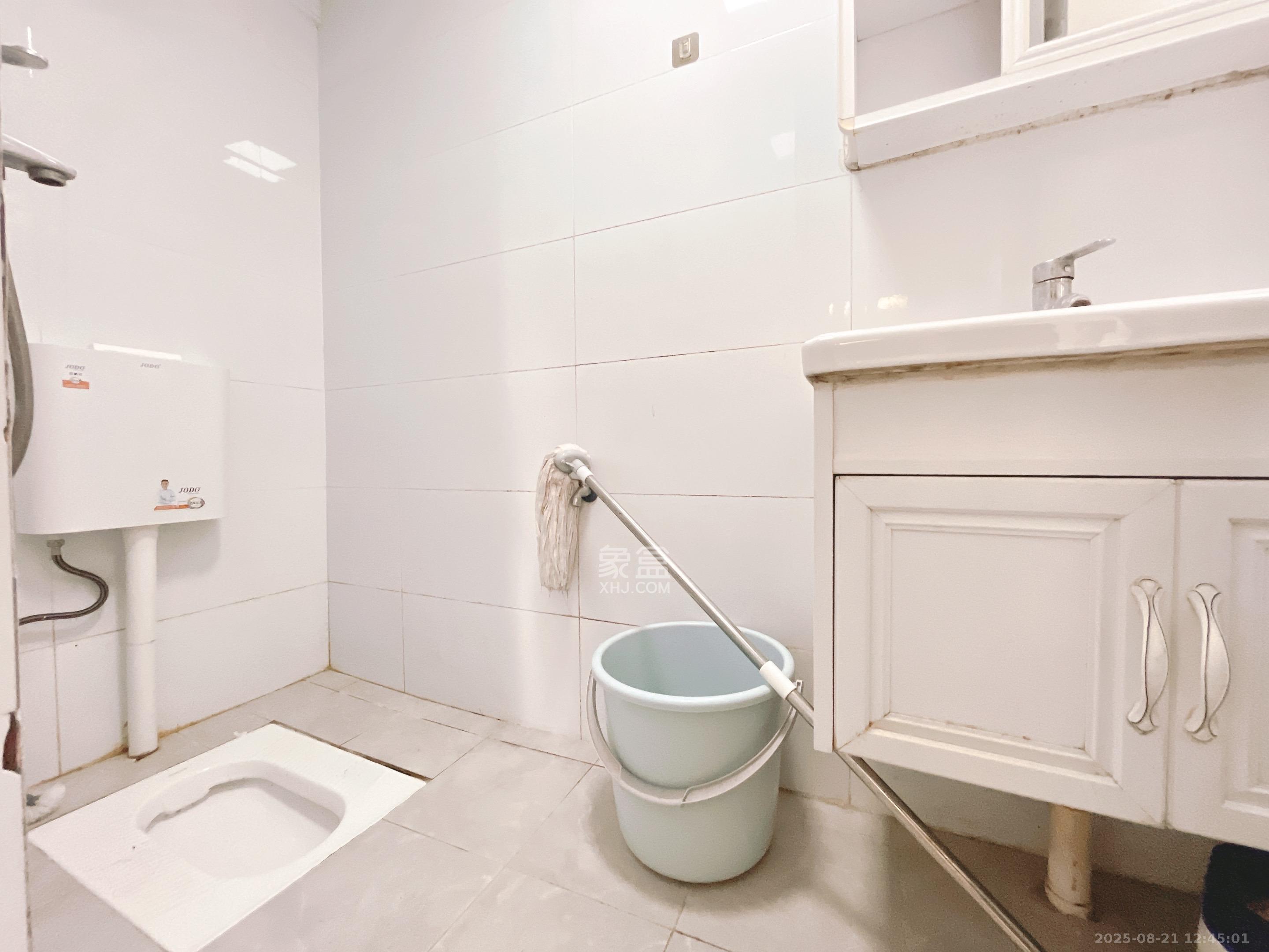 隆华金属宿舍  2室1厅1卫    2500.0元/月 隆华金属宿舍  2室1厅1卫    2500.0元/月室内图