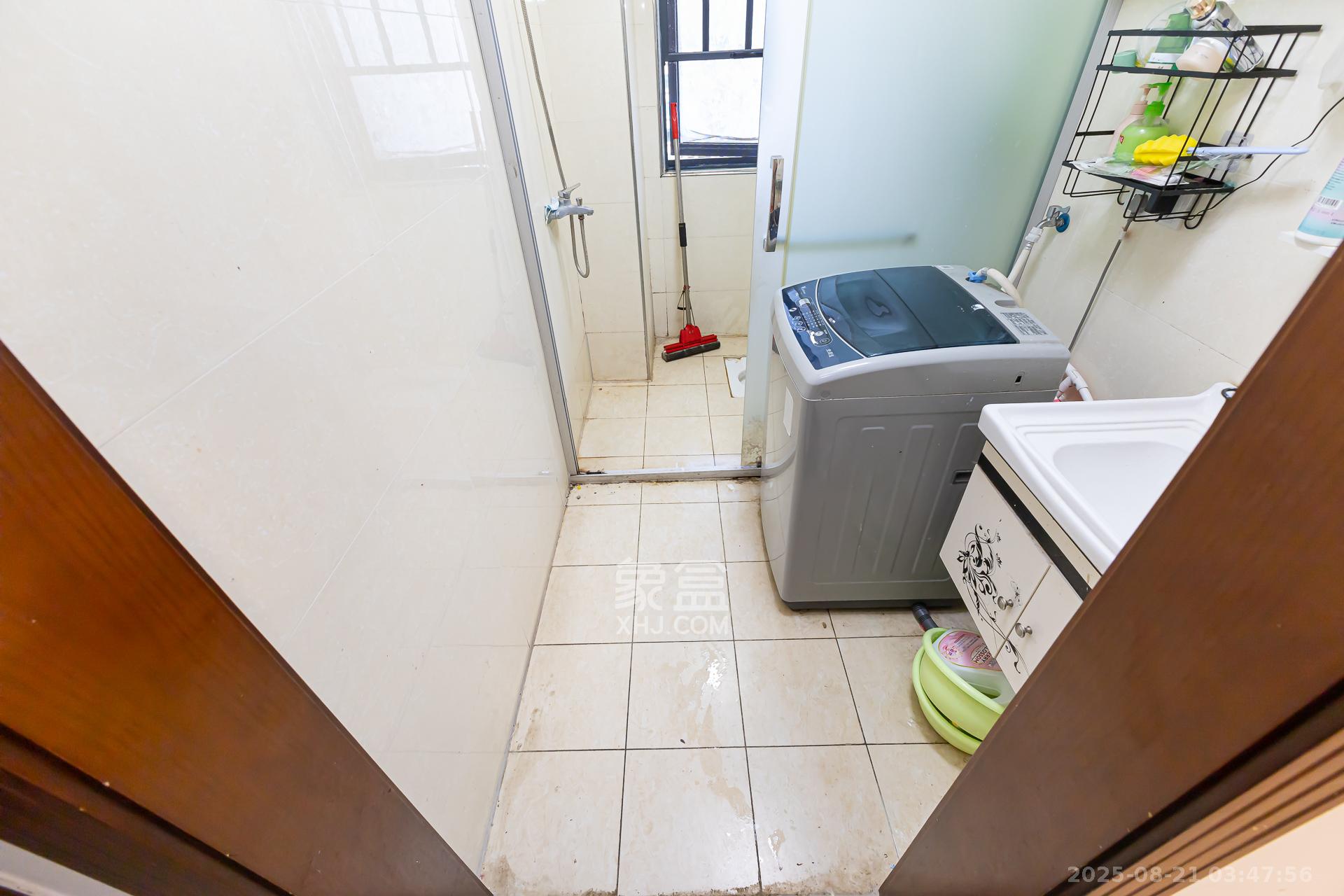 润和之悦（金泽园）  4室2厅1卫    89.0万卫生间