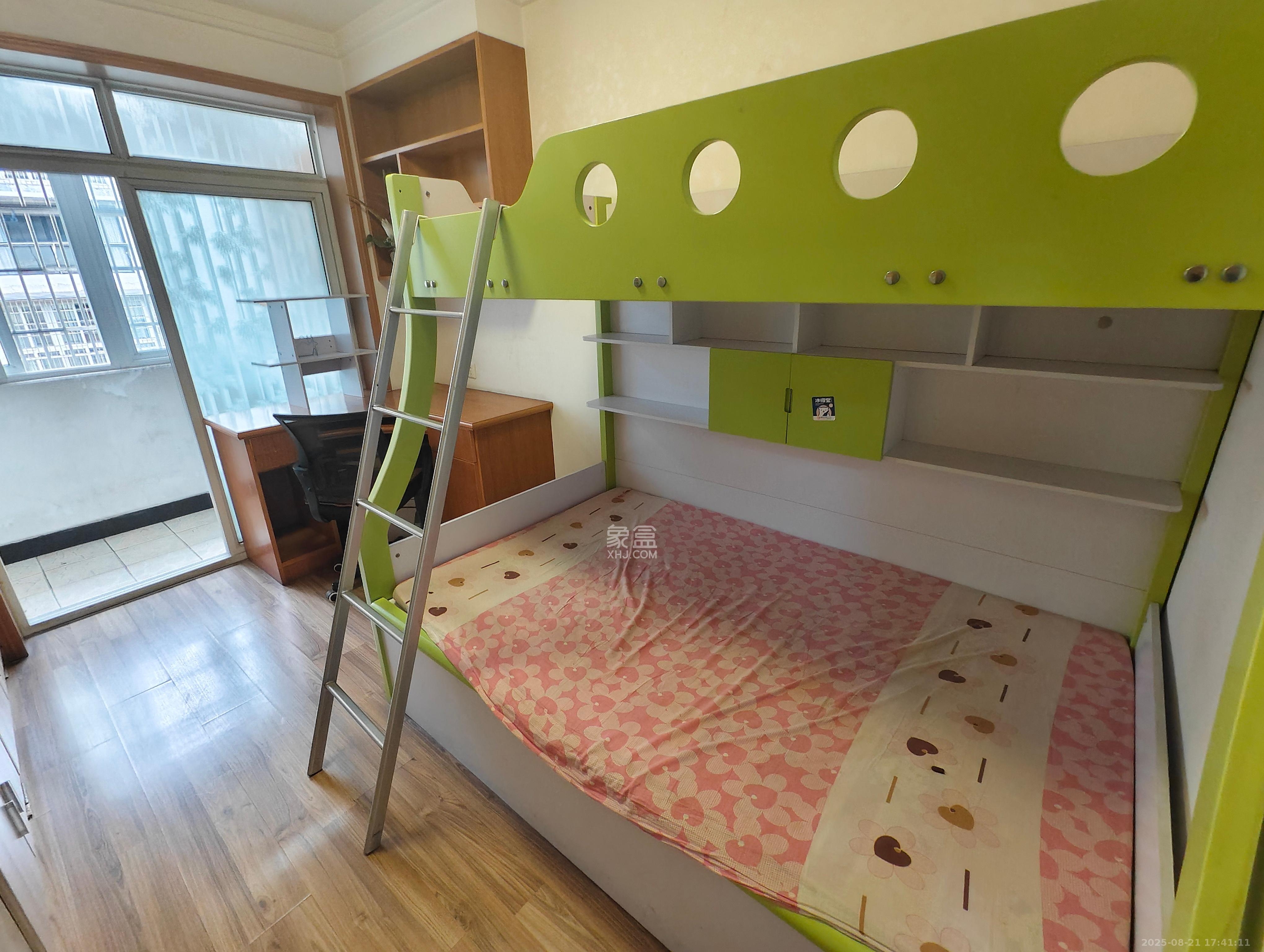 咸嘉新村悦峰园 3室2厅2卫 2200.0元/月 咸嘉新村悦峰园 3室2厅2卫 2200.0元/月室内图