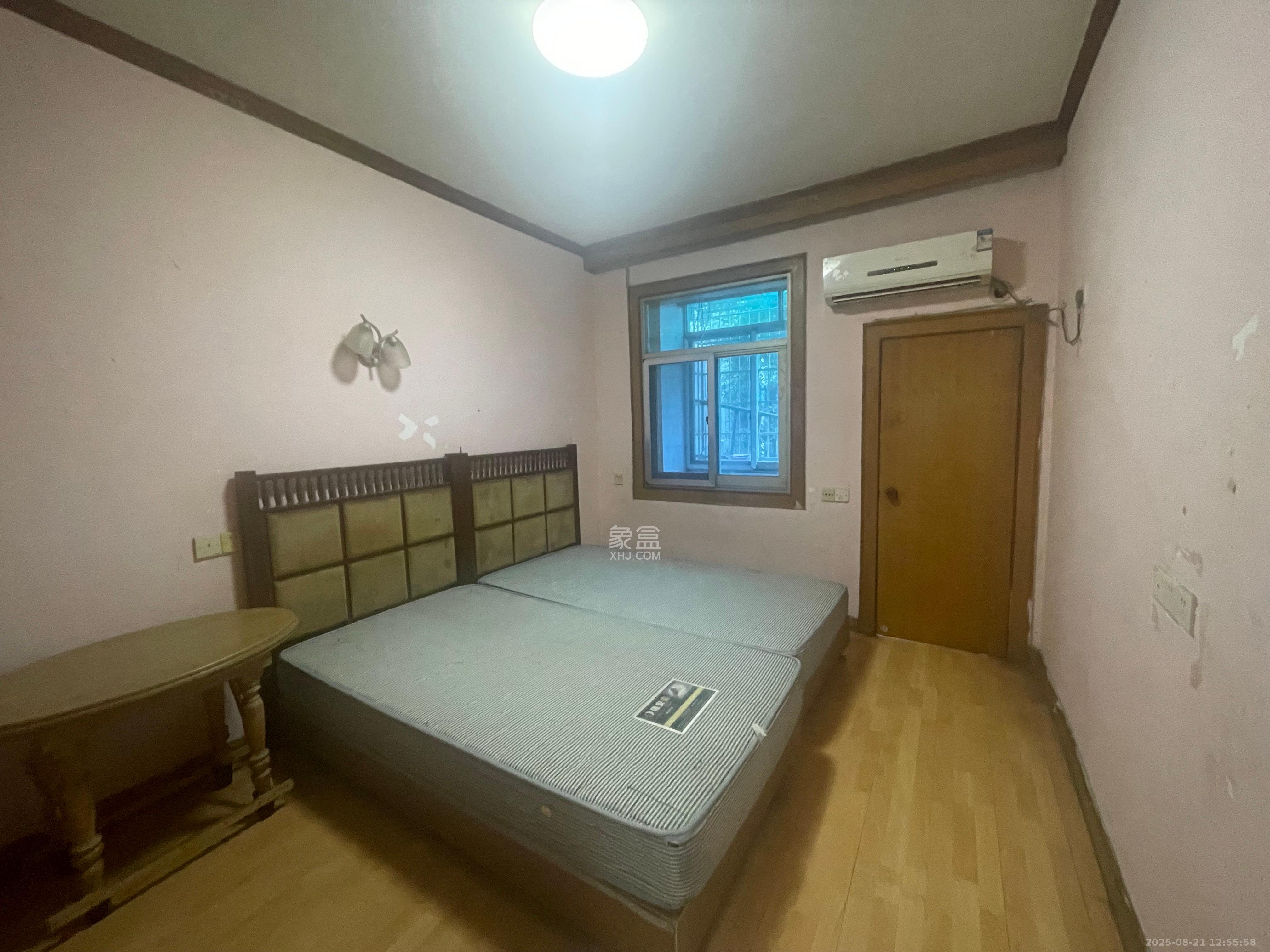 赤岗小区(一二三片)  2室1厅1卫    1300.0元/月 赤岗小区(一二三片)  2室1厅1卫    1300.0元/月