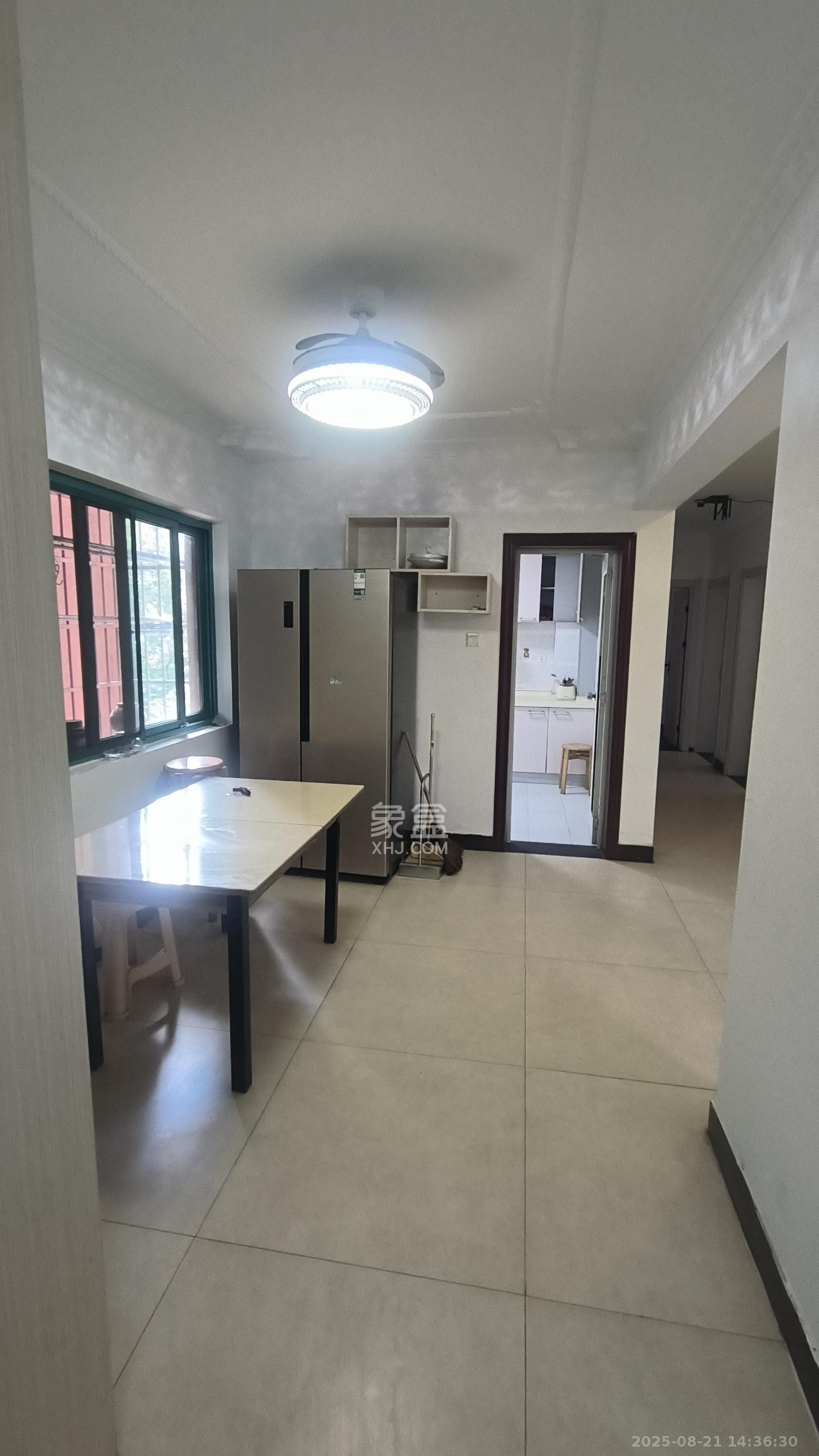 蝴蝶谷  4室2厅2卫    2000.0元/月 蝴蝶谷  4室2厅2卫    2000.0元/月室内图