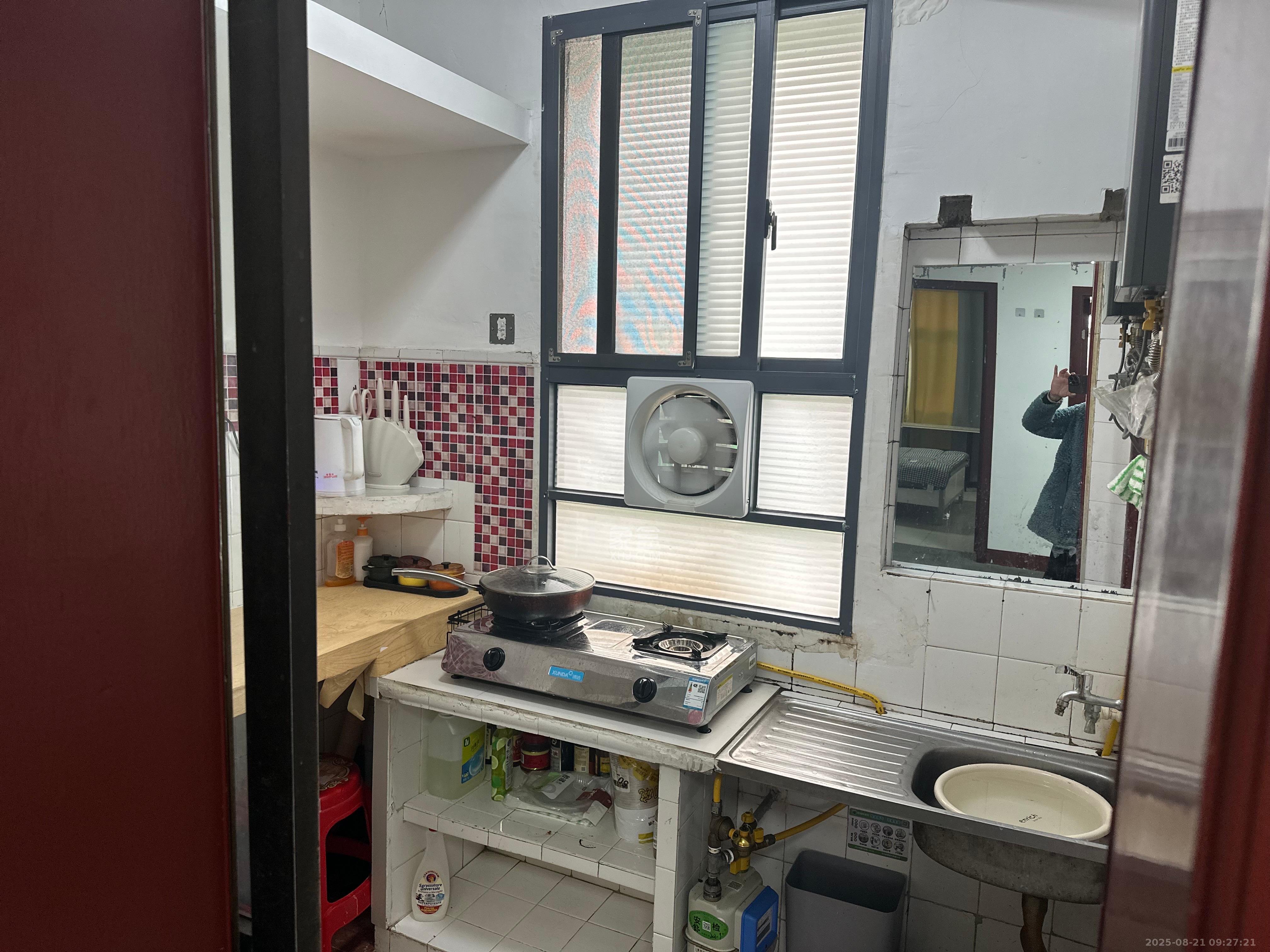 蒸菜街小区  2室1厅1卫   1800.00元/月室内图