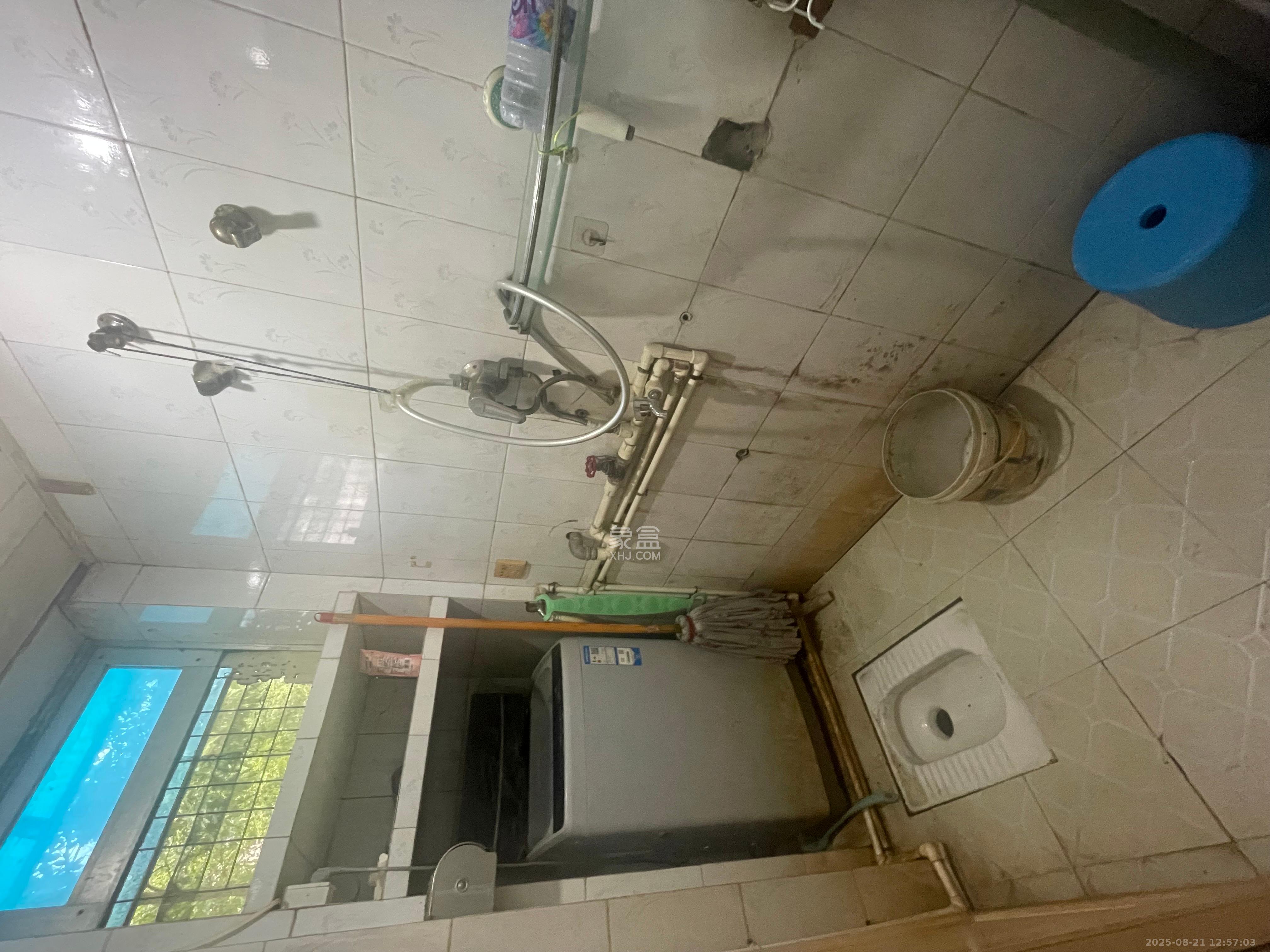 赤岗小区(一二三片)  2室1厅1卫    1300.0元/月 赤岗小区(一二三片)  2室1厅1卫    1300.0元/月室内图