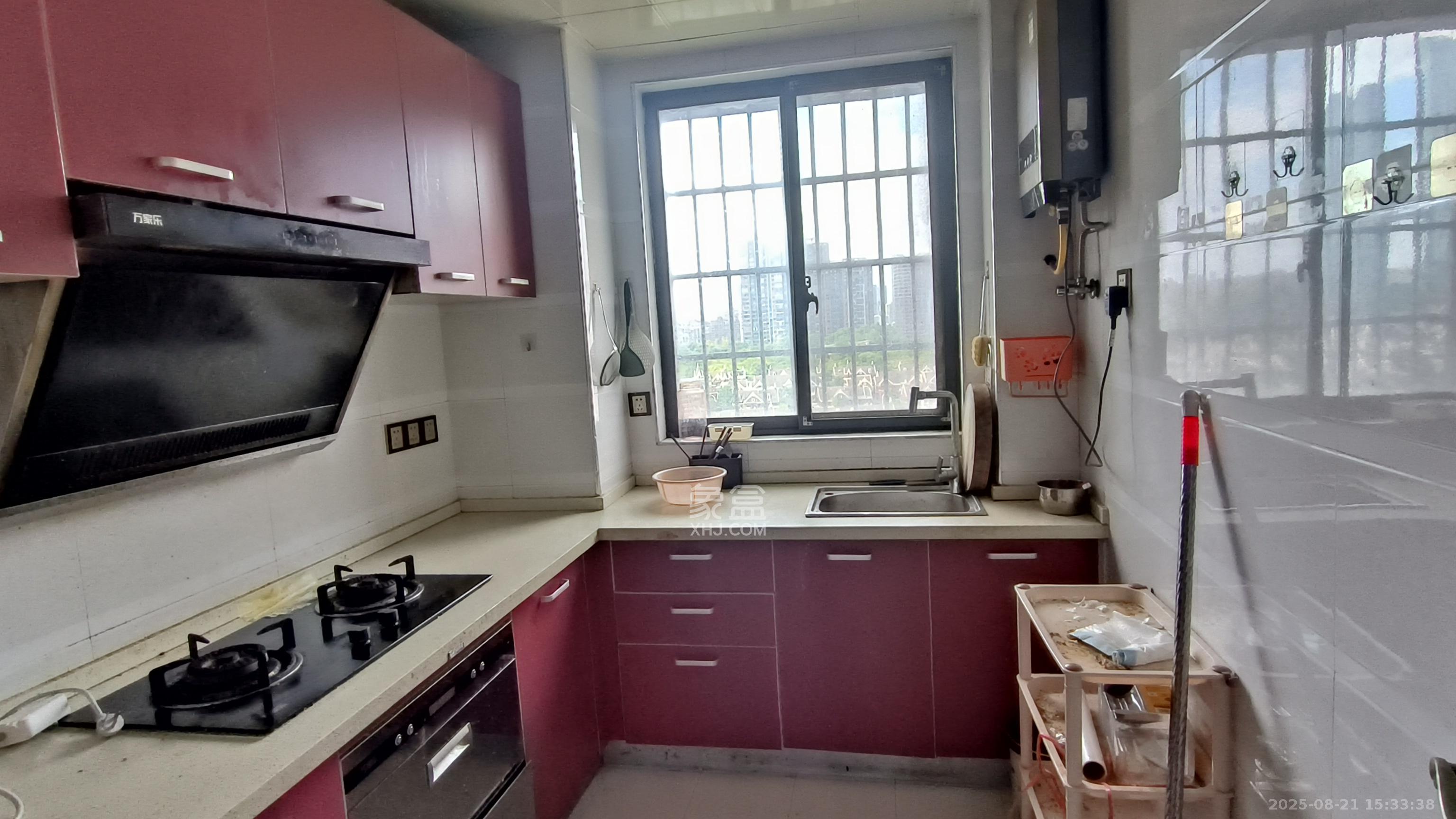 优山美地  3室1厅2卫    2300.0元/月室内图