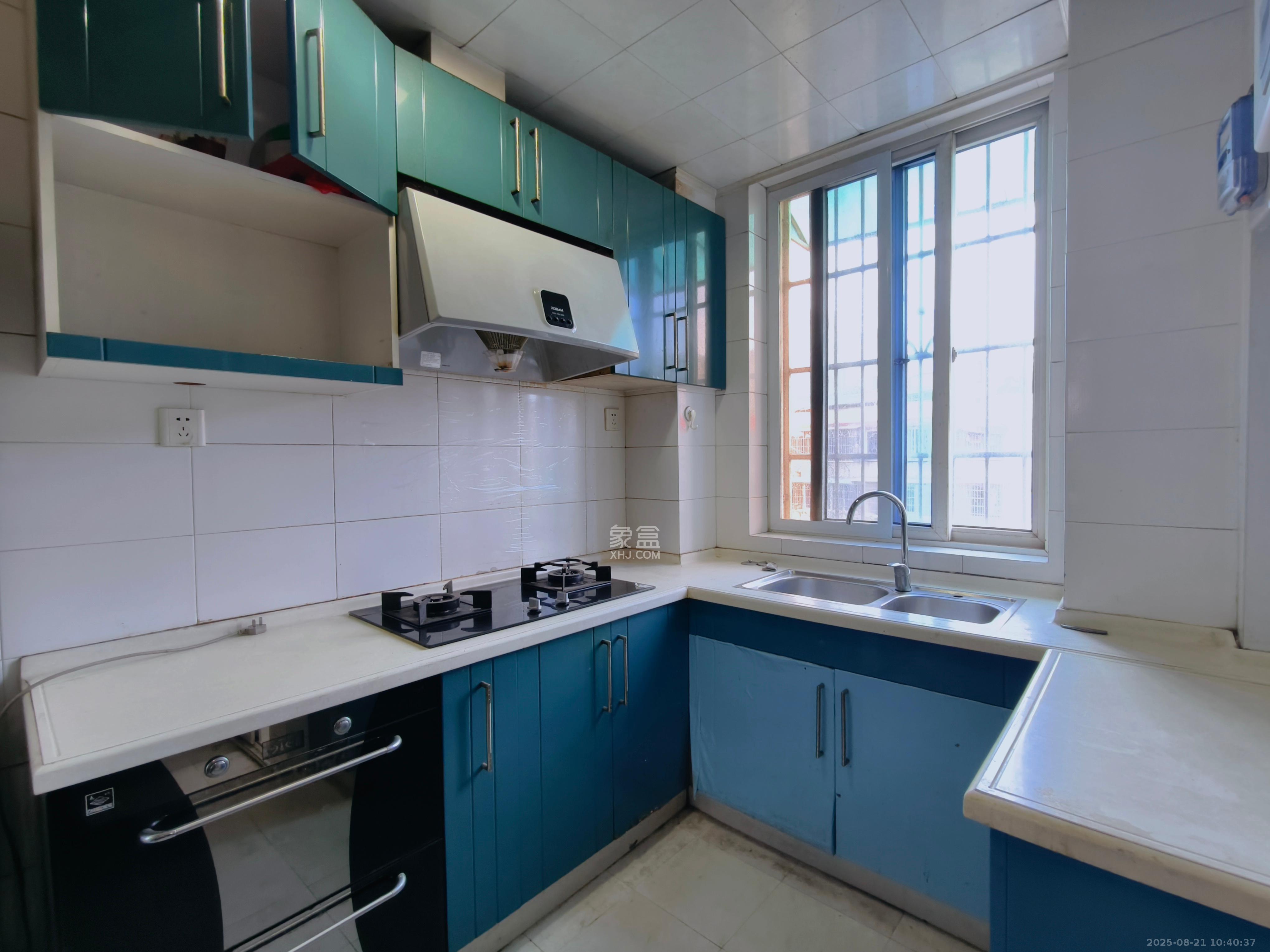 森宇佳园 3室2厅2卫 2400.0元/月 森宇佳园 3室2厅2卫 2400.0元/月室内图