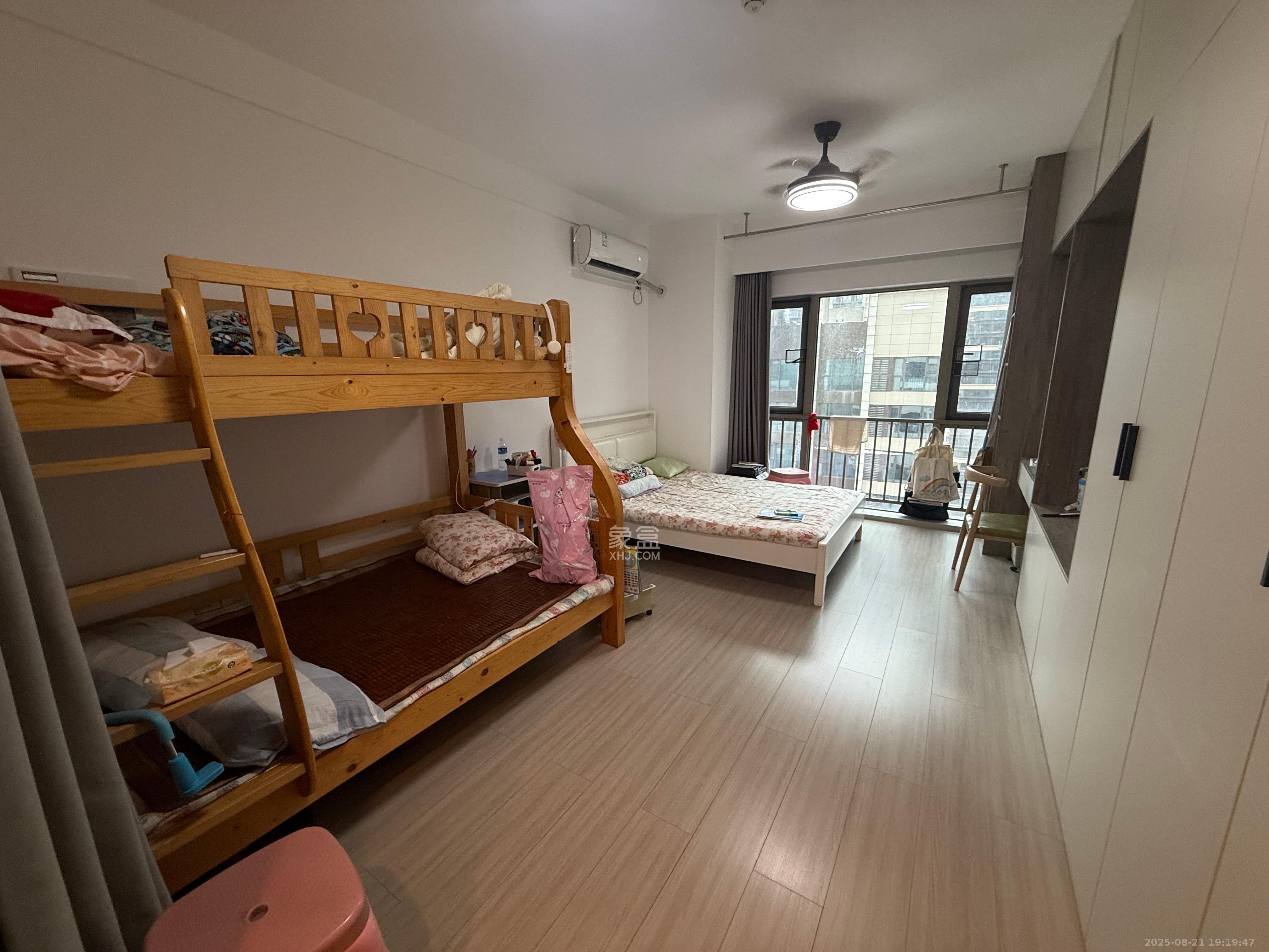 梅溪华府(新城金茂梦想华府)  1室0厅0卫    1700.0元/月 梅溪华府(新城金茂梦想华府)  1室0厅0卫    1700.0元/月