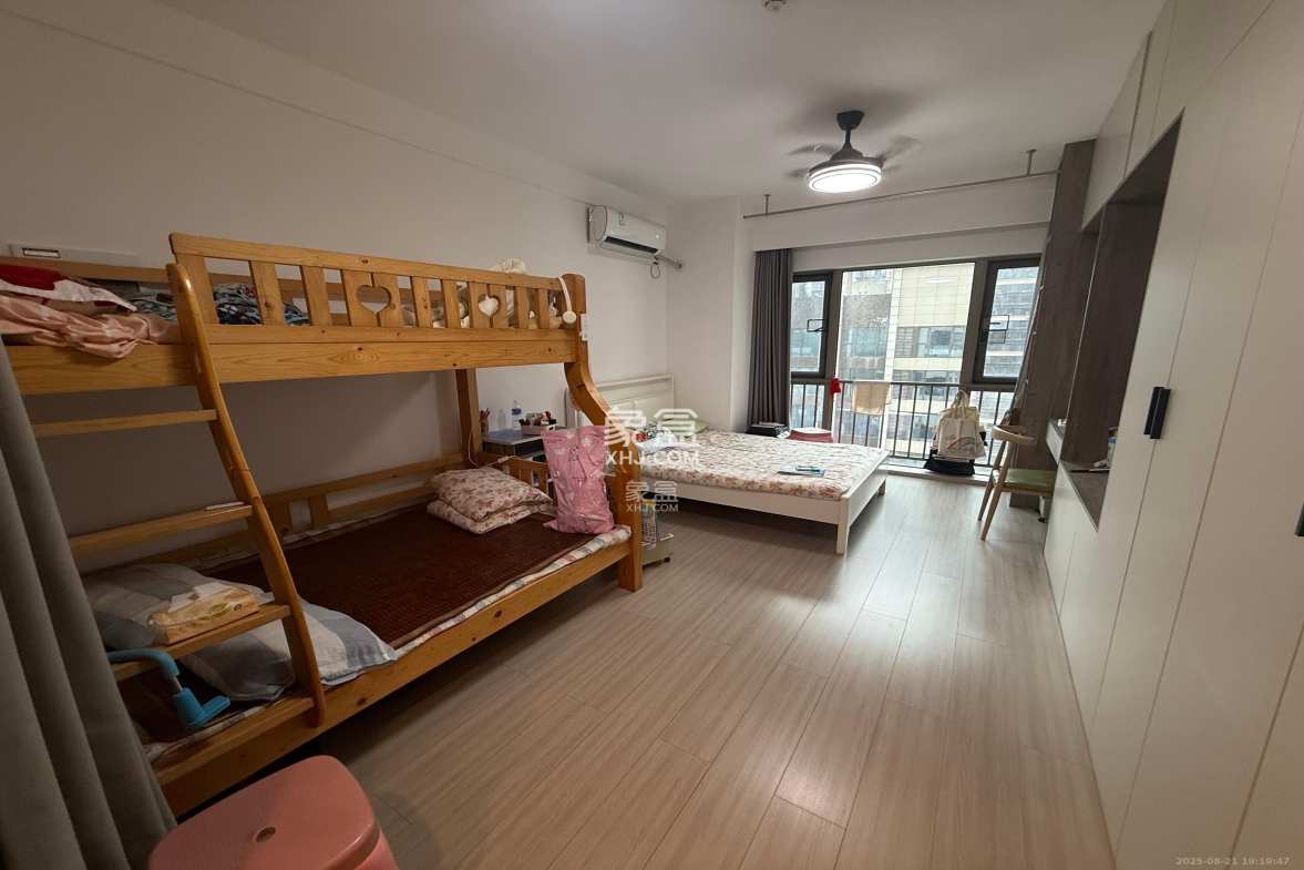 梅溪华府(新城金茂梦想华府)  1室0厅0卫    1700.0元/月 梅溪华府(新城金茂梦想华府)  1室0厅0卫    1700.0元/月室内图