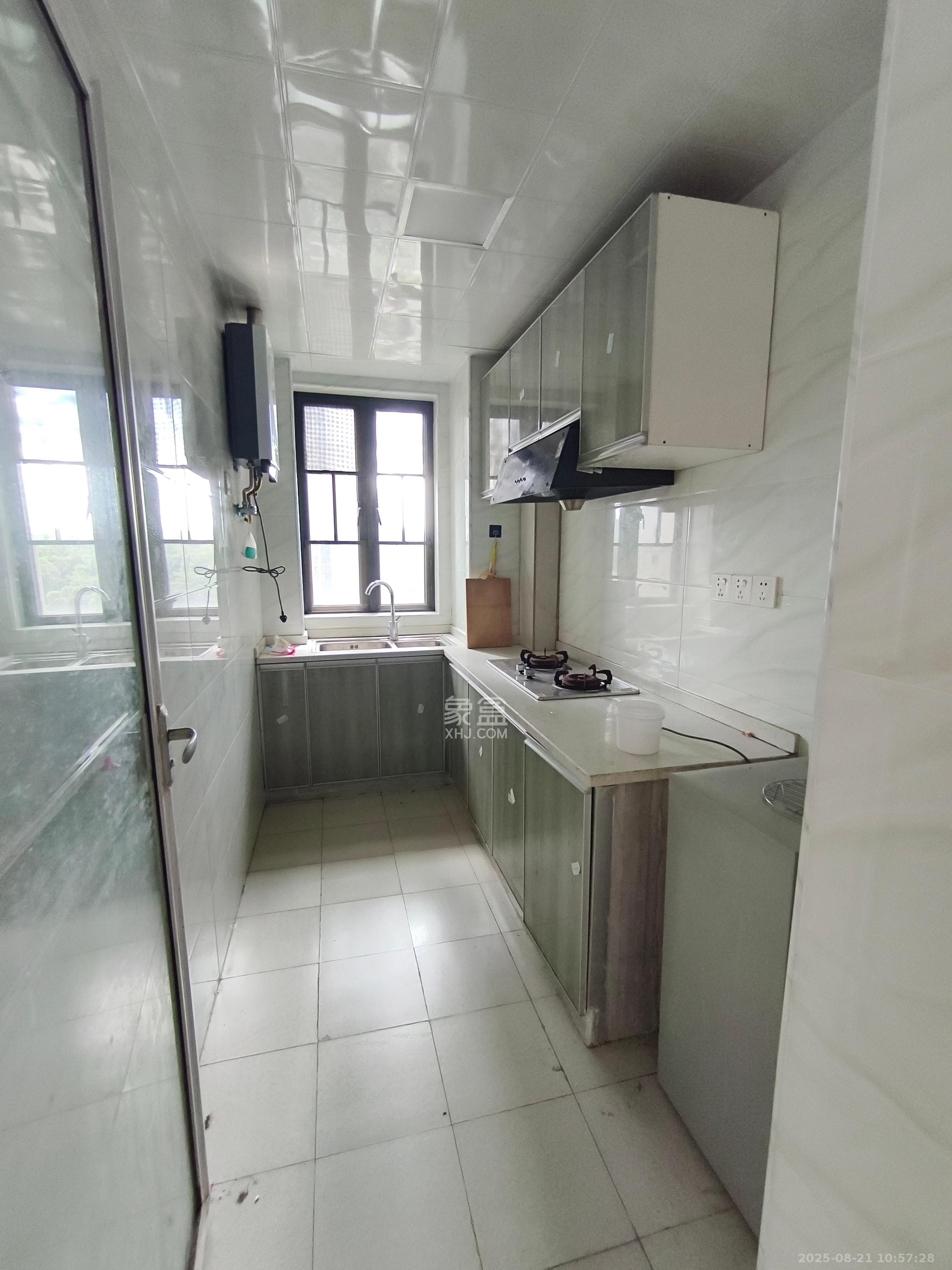 荣泰广场 3室2厅1卫 2000.0元/月 荣泰广场 3室2厅1卫 2000.0元/月室内图