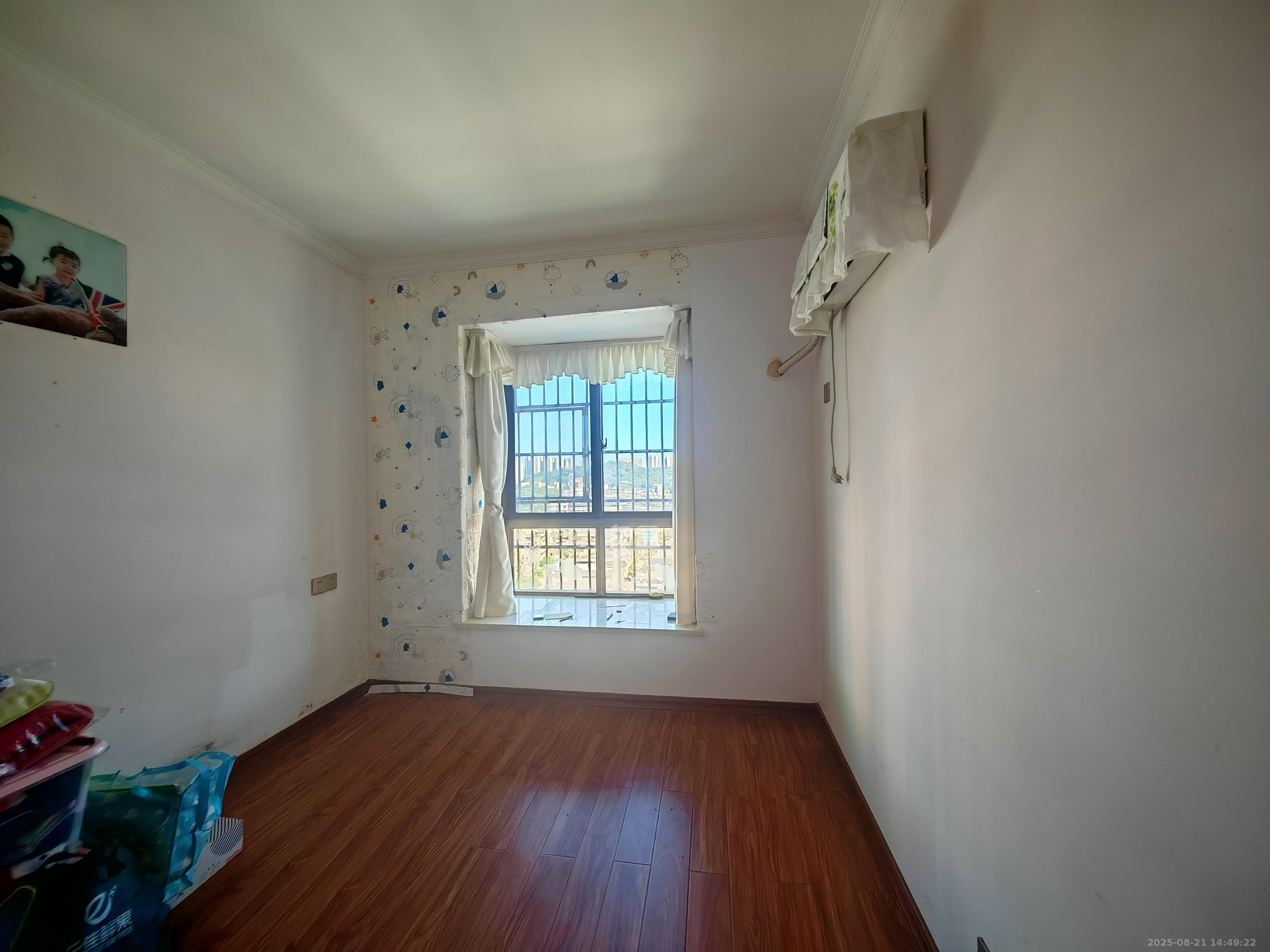 阳光晶城  4室2厅2卫    2400.0元/月室内图