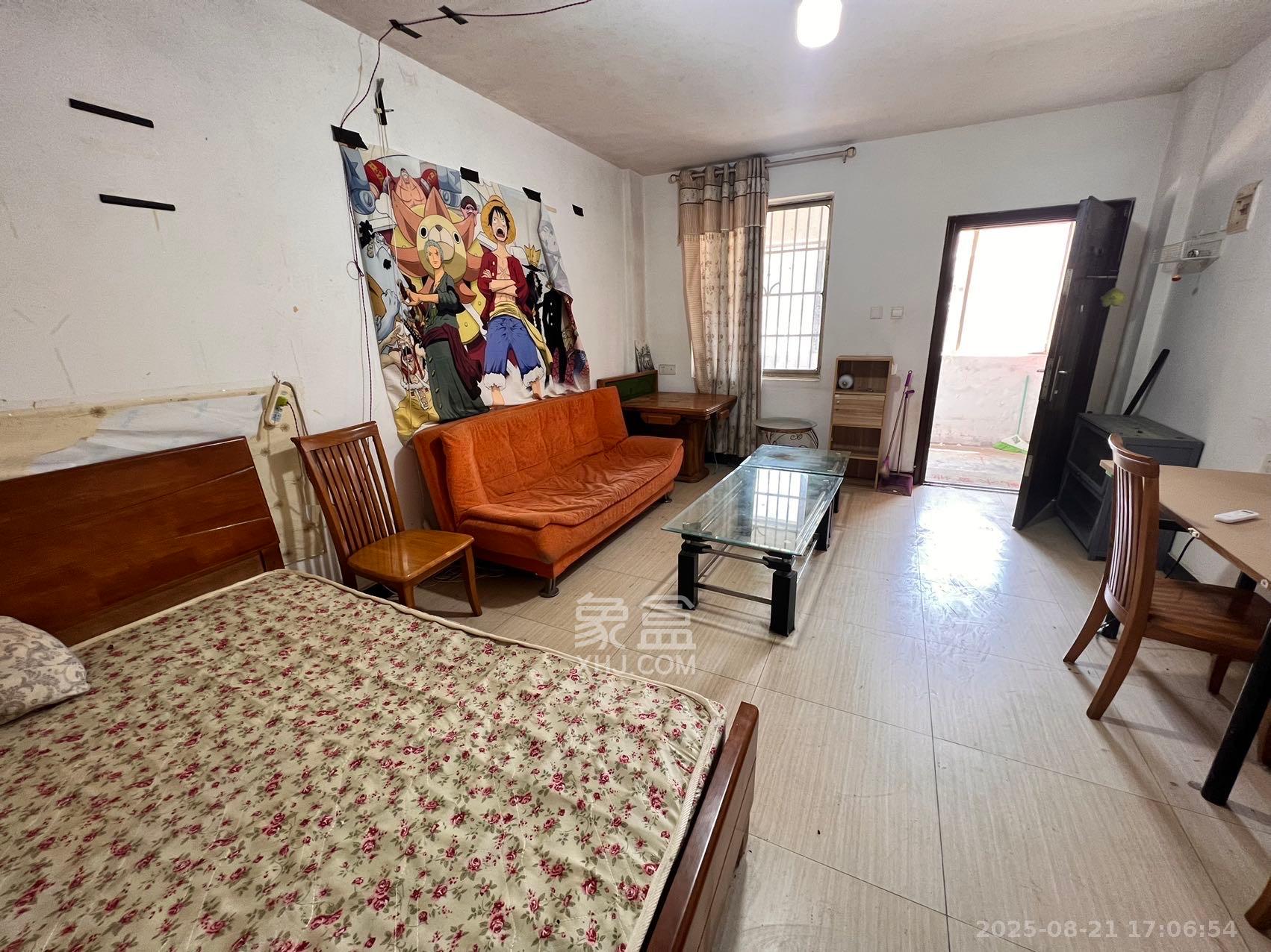 御景龙城 1室1厅1卫 900.0元/月 御景龙城 1室1厅1卫 900.0元/月室内图