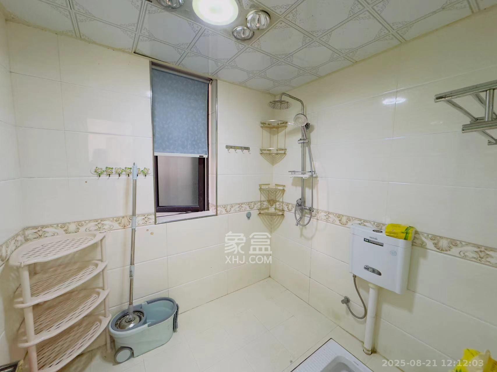 保利麓谷林语D区  2室2厅1卫   2200.00元/月室内图