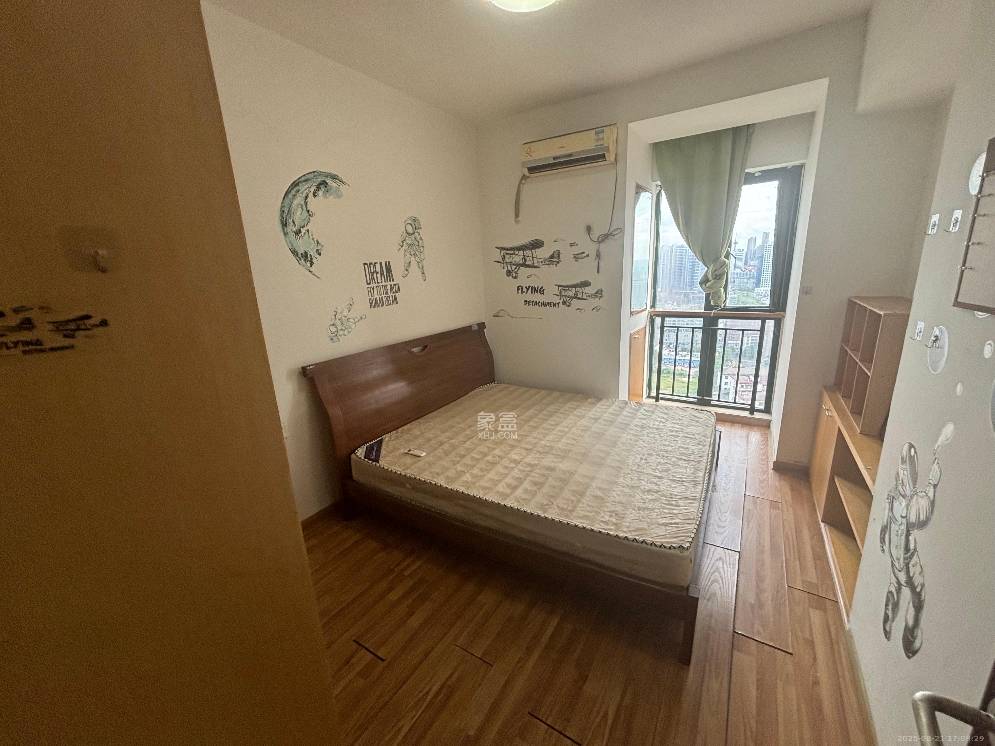 新青年公寓  3室2厅1卫    2800.0元/月室内图