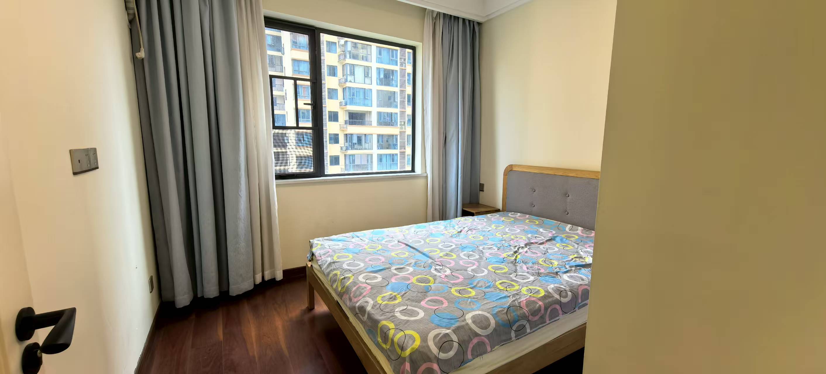 桂花城 4室2厅2卫 73.0万 桂花城 4室2厅2卫 73.0万室内图