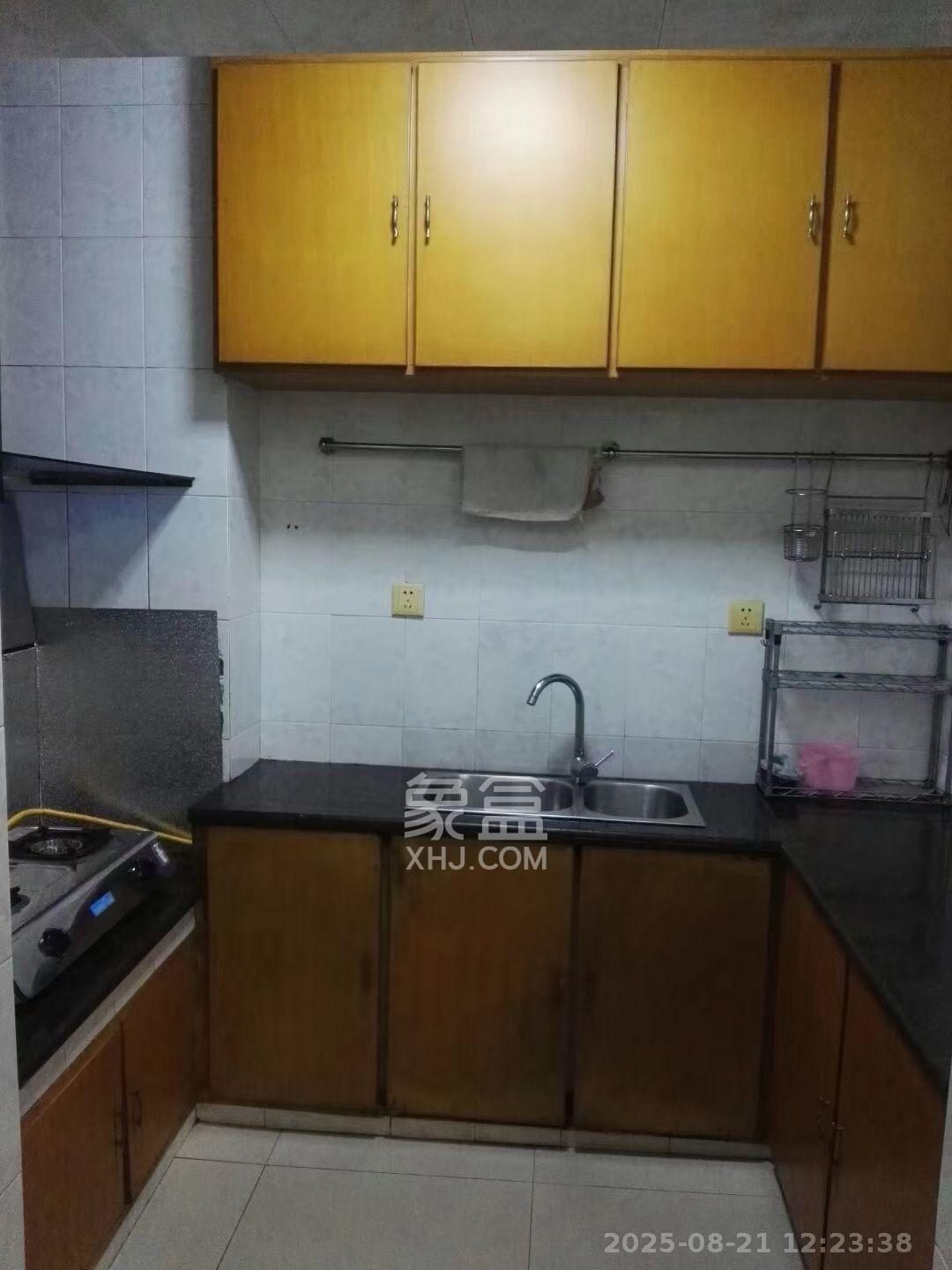 中南家园  3室2厅1卫    1800.0元/月室内图