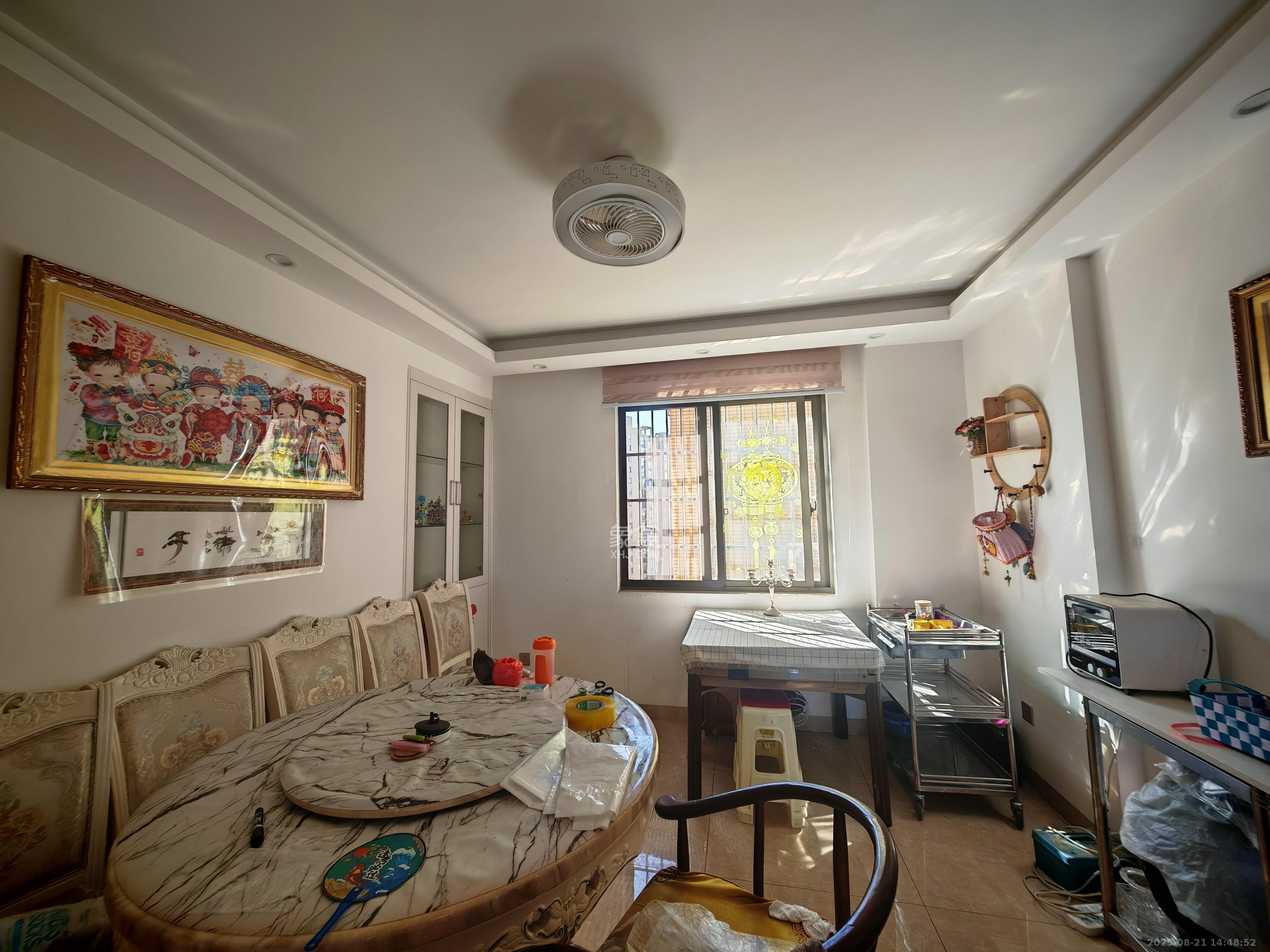 阳光晶城  4室2厅2卫    2400.0元/月室内图