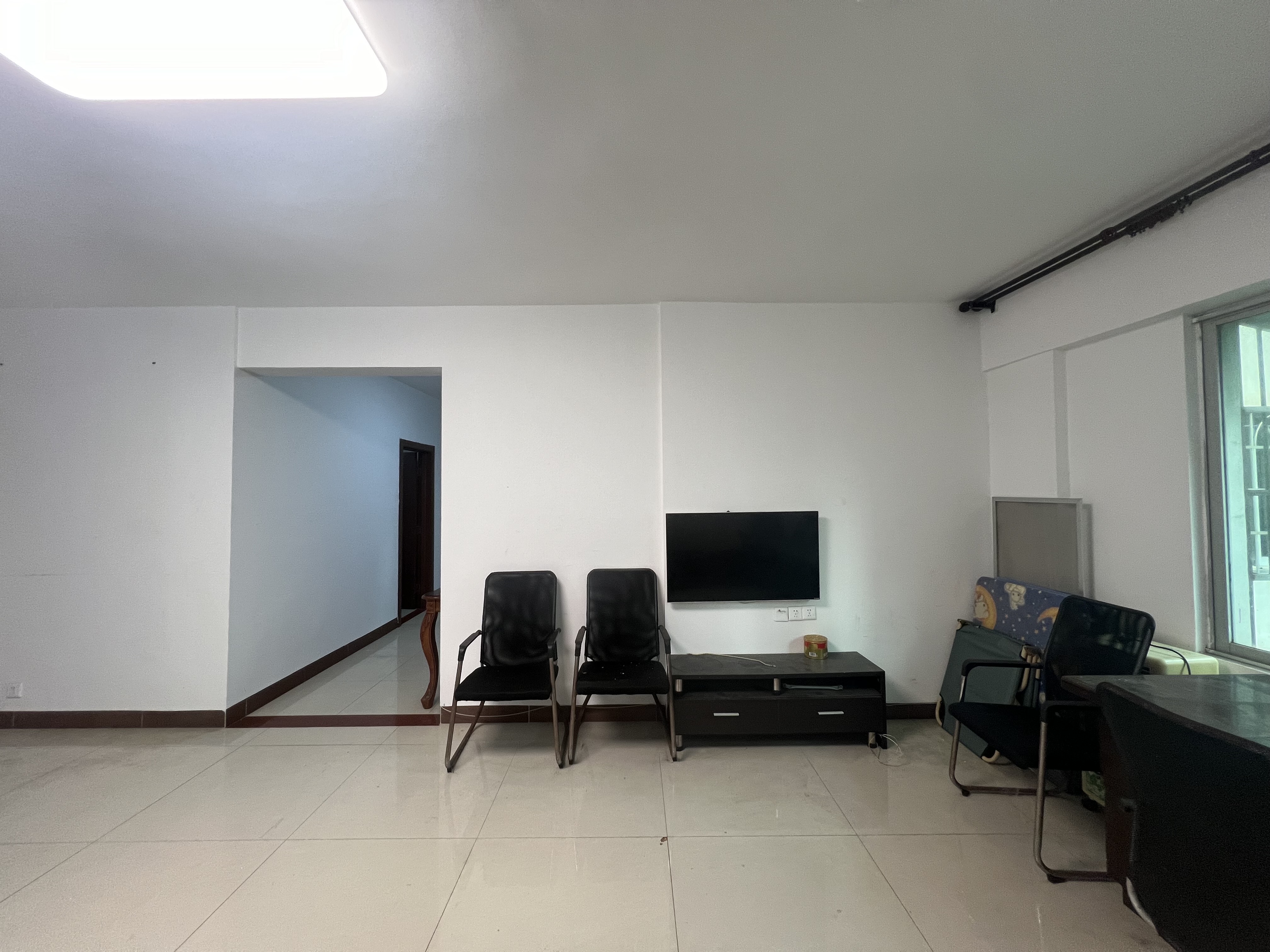 富豪大厦(富豪花园) 2室1厅1卫 2400.0元/月 富豪大厦(富豪花园) 2室1厅1卫 2400.0元/月室内图