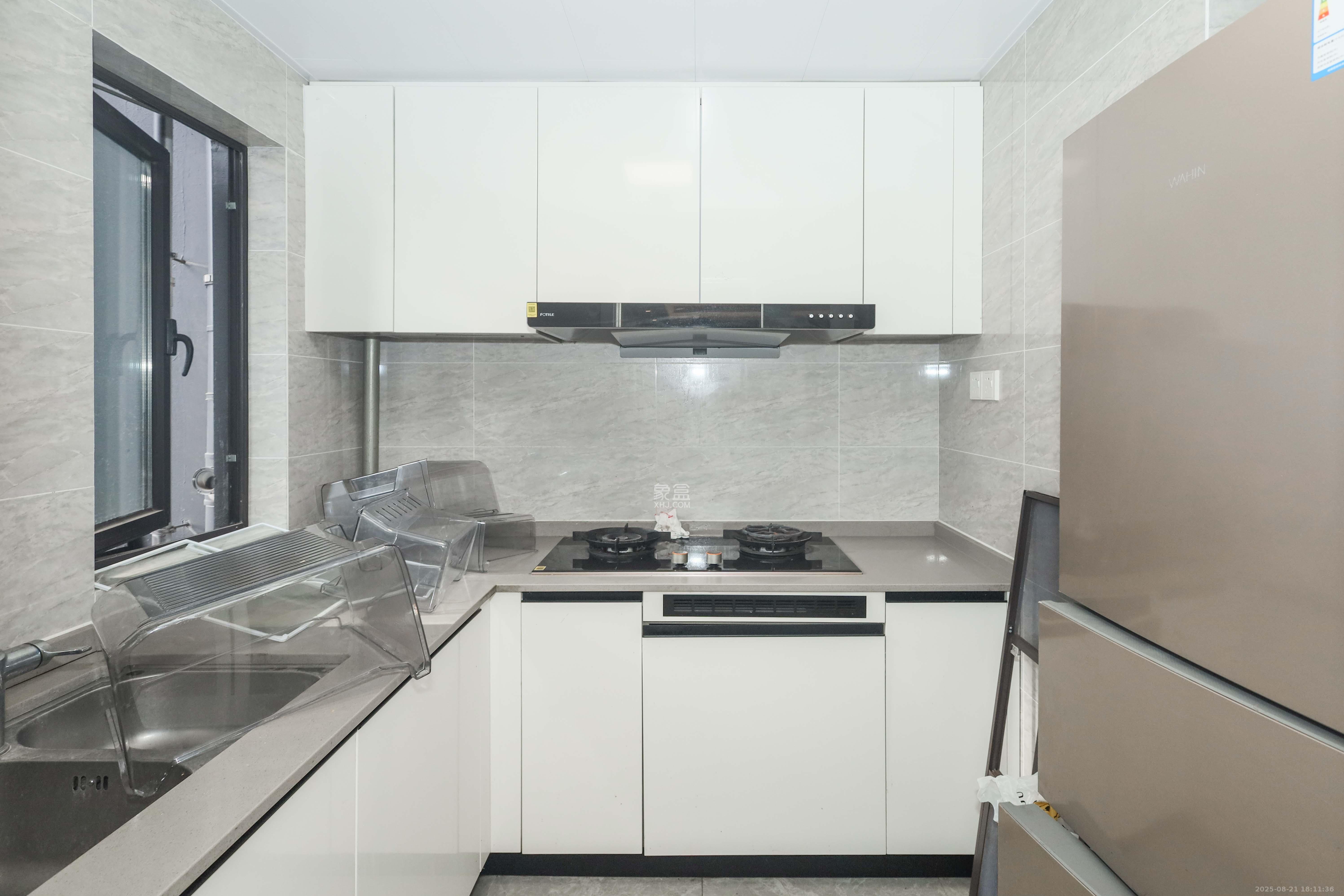 万科金色梦想C区  3室2厅1卫    107.0万厨房