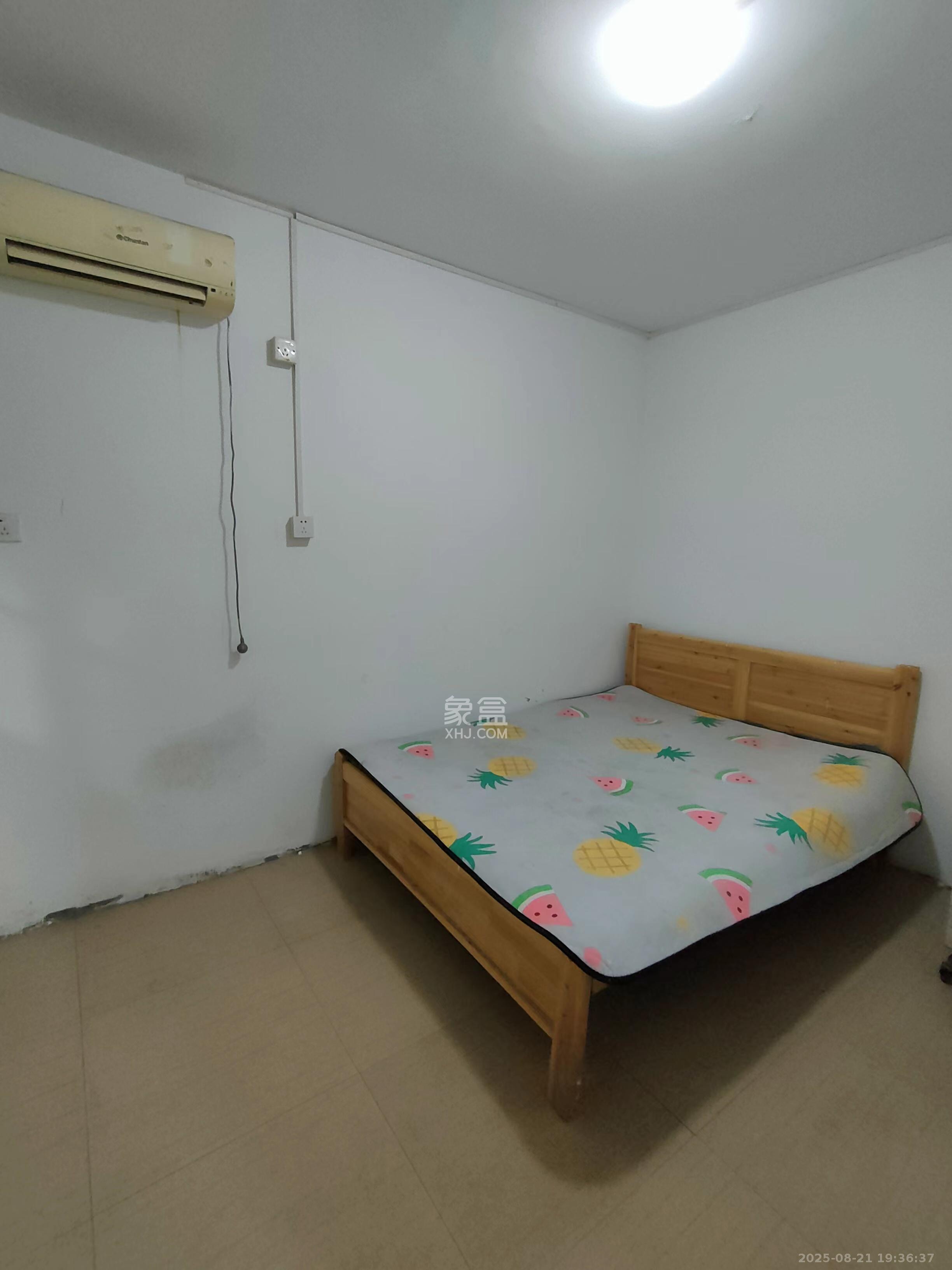 涂家冲社区(涂新小区、农商银行宿舍) 3室1厅1卫 1650.0元/月 涂家冲社区(涂新小区、农商银行宿舍) 3室1厅1卫 1650.0元/月室内图