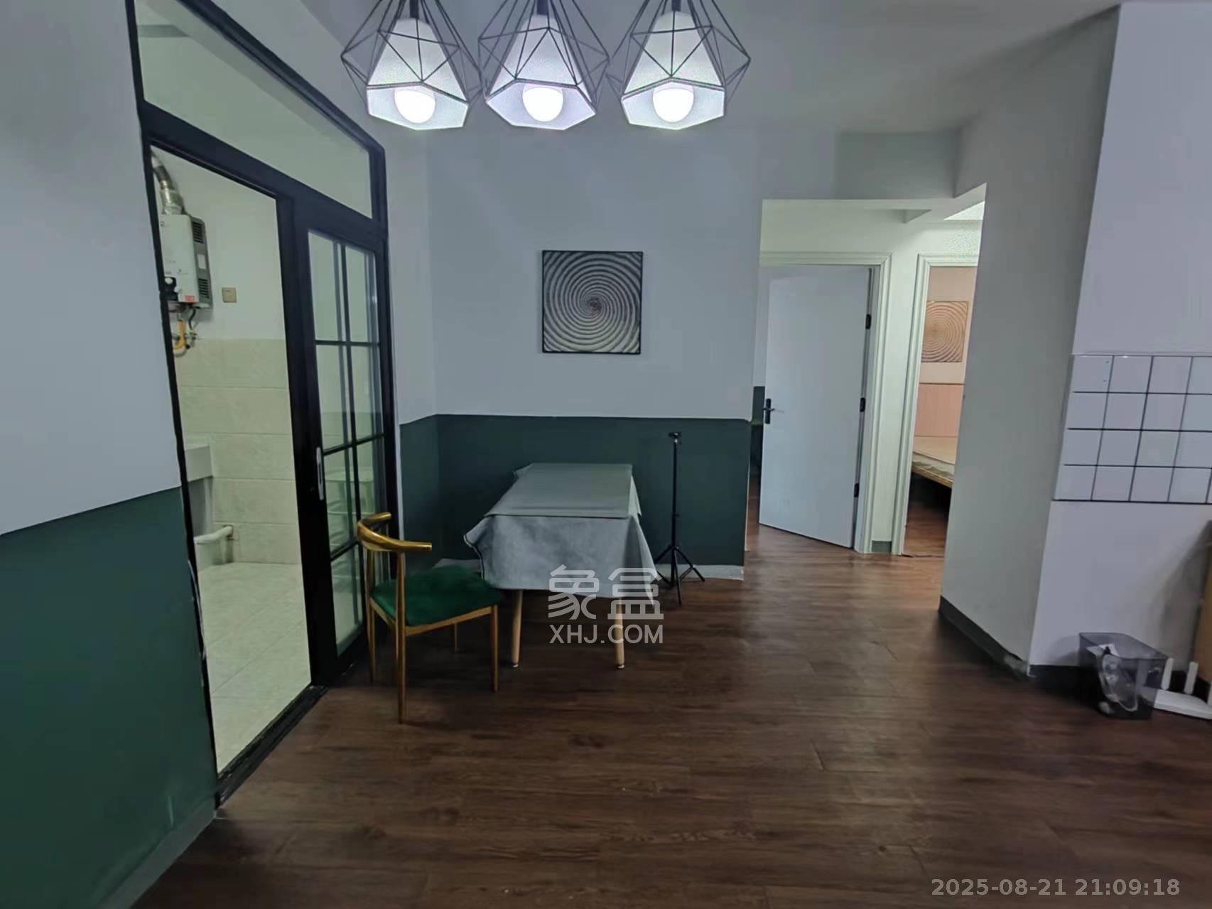 湘域城邦(湘域国际中心) 2室2厅1卫 3200.0元/月 湘域城邦(湘域国际中心) 2室2厅1卫 3200.0元/月室内图