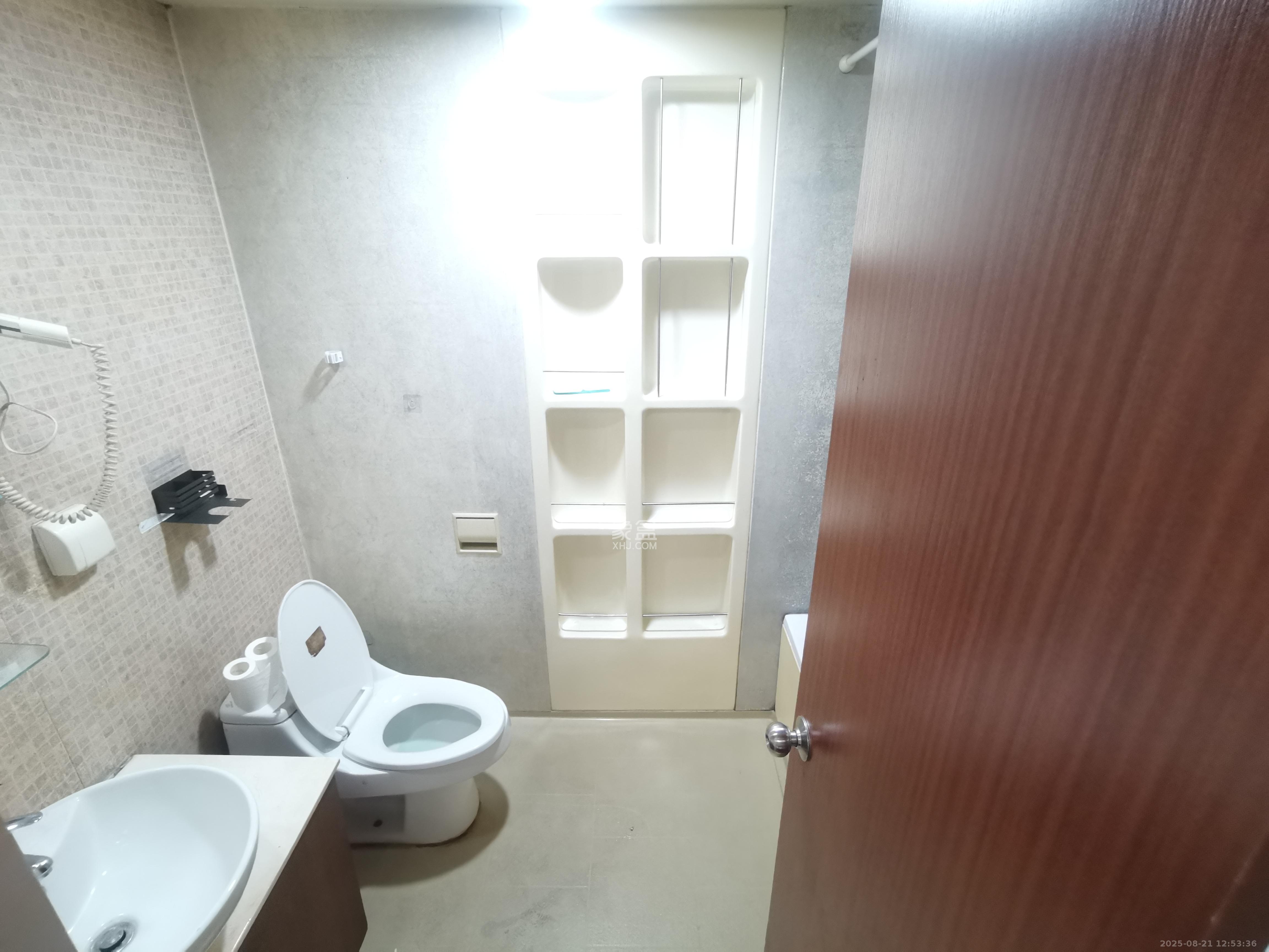 盛世美居荷园  3室2厅2卫   4500.00元/月室内图