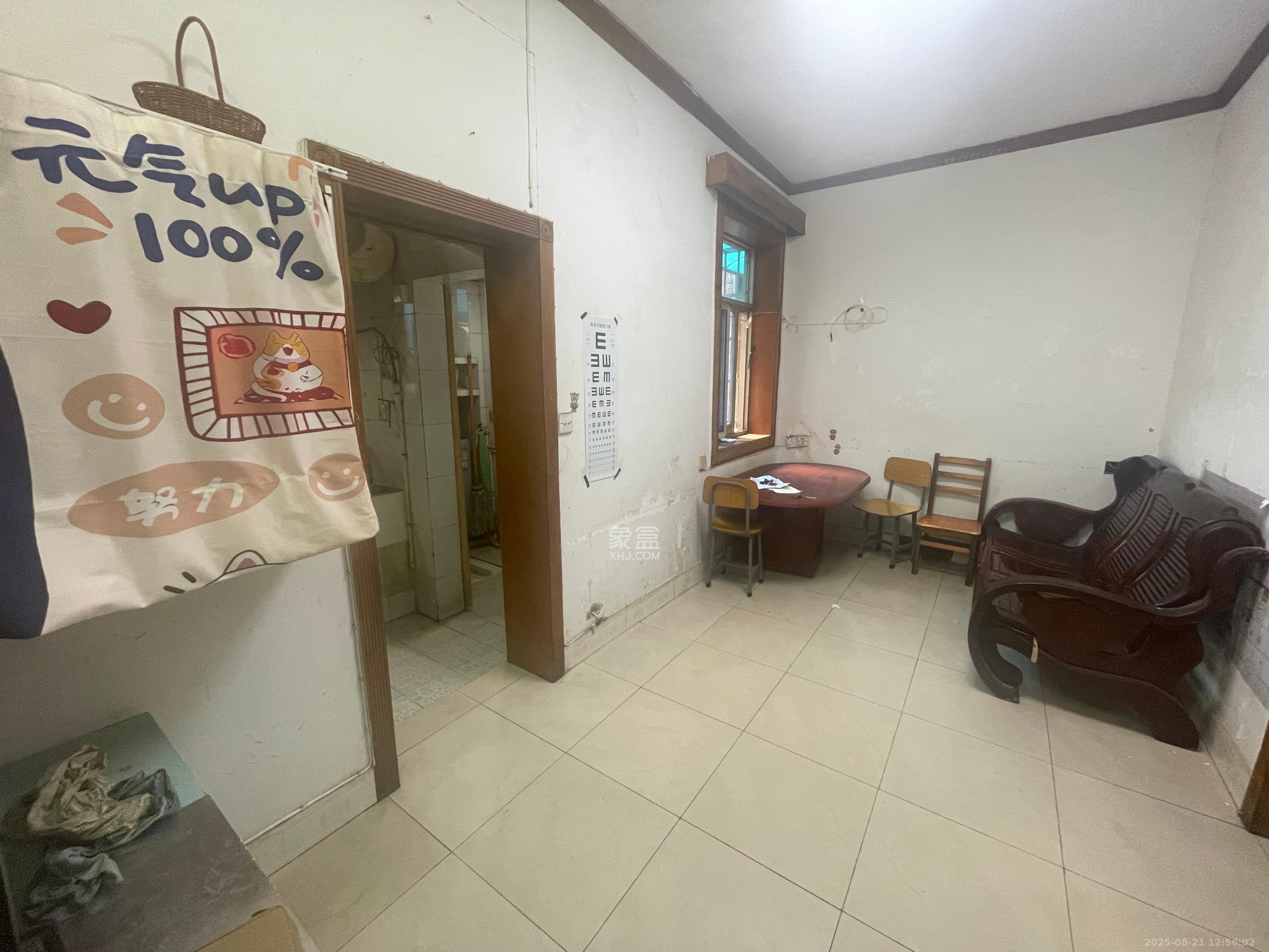 赤岗小区(一二三片)  2室1厅1卫    1300.0元/月 赤岗小区(一二三片)  2室1厅1卫    1300.0元/月室内图