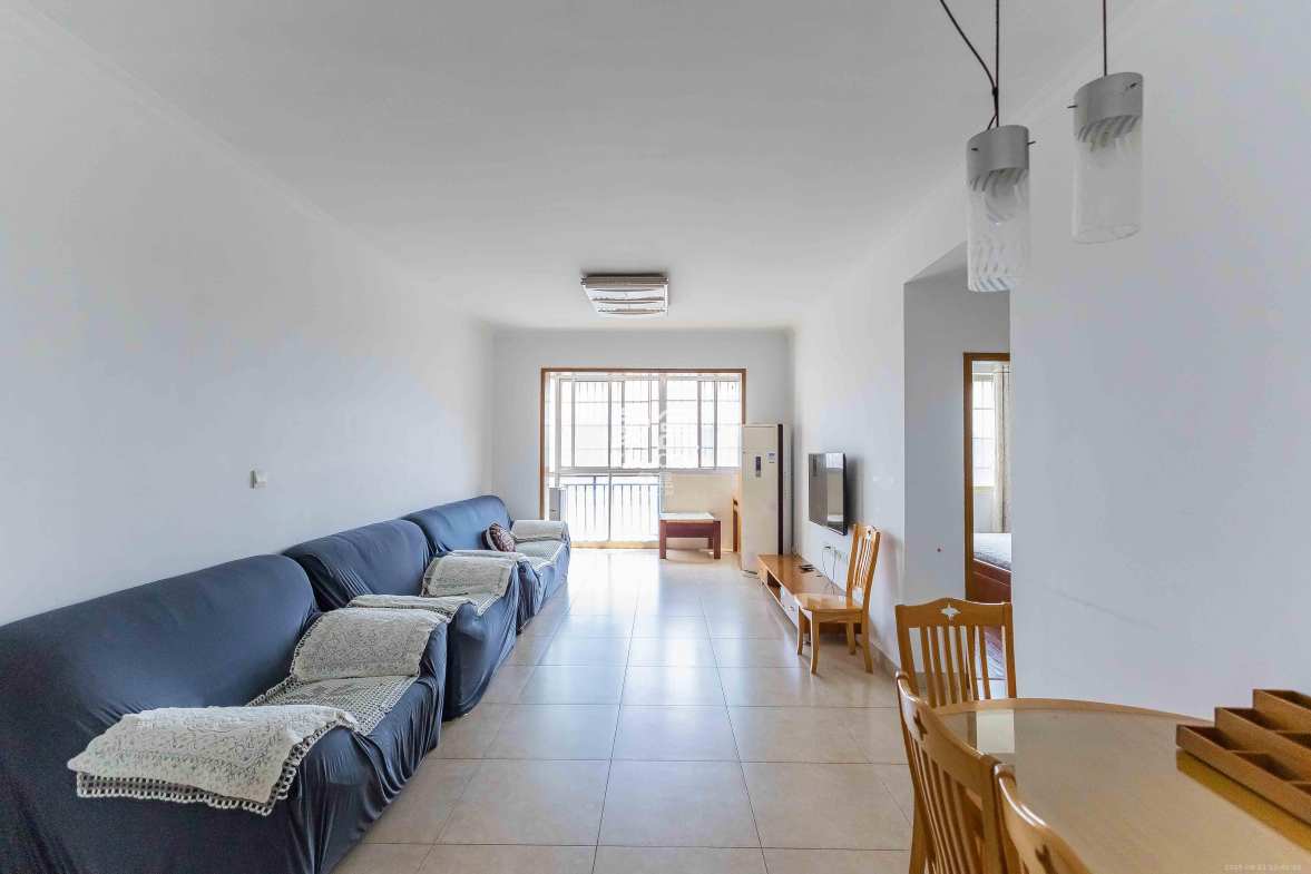 白沙湾嘉园 2室2厅1卫 75.0万 白沙湾嘉园 2室2厅1卫 75.0万客厅