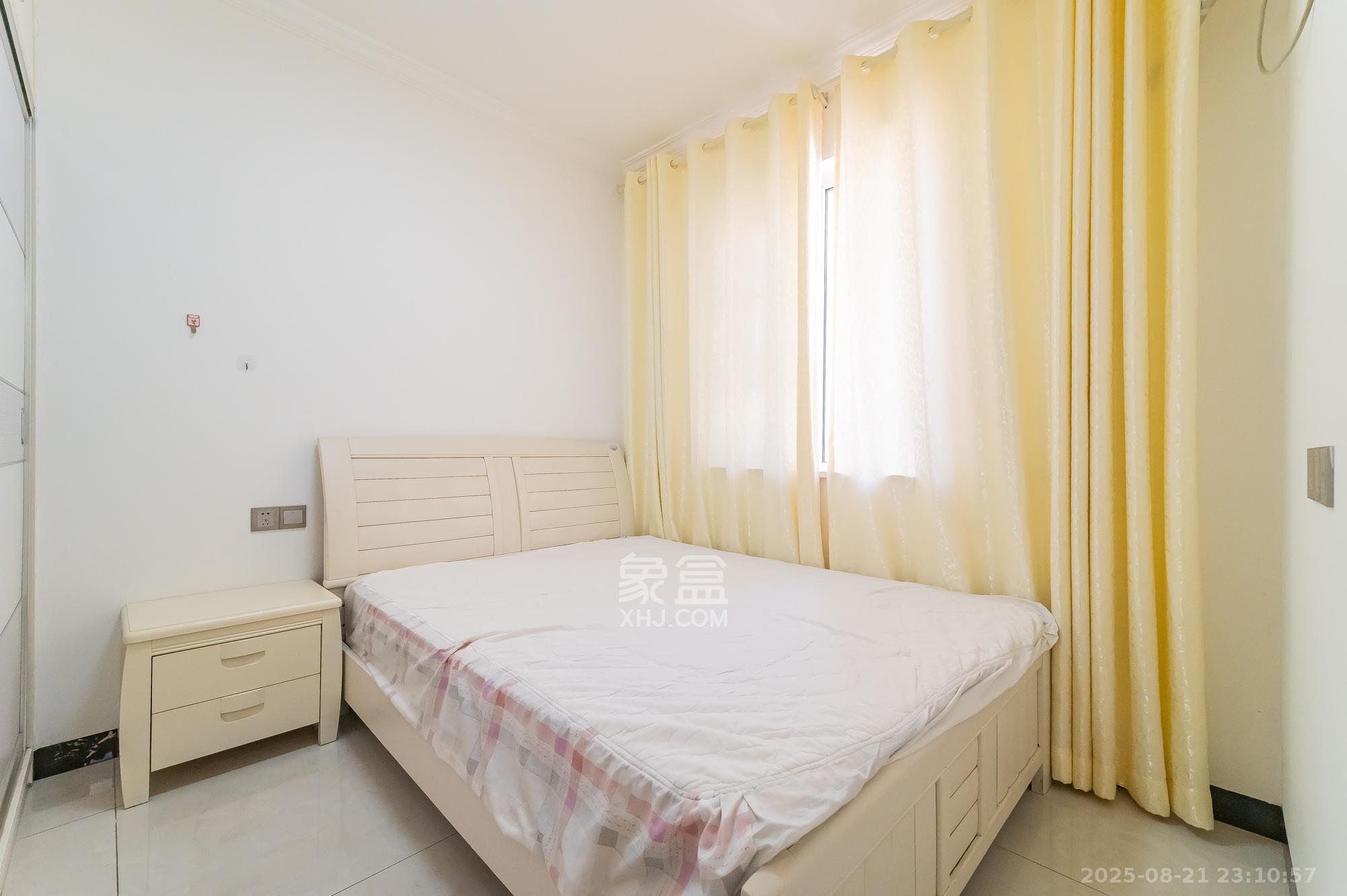 MOMA当代广场  3室2厅1卫    61.8万 MOMA当代广场  3室2厅1卫    61.8万卧室