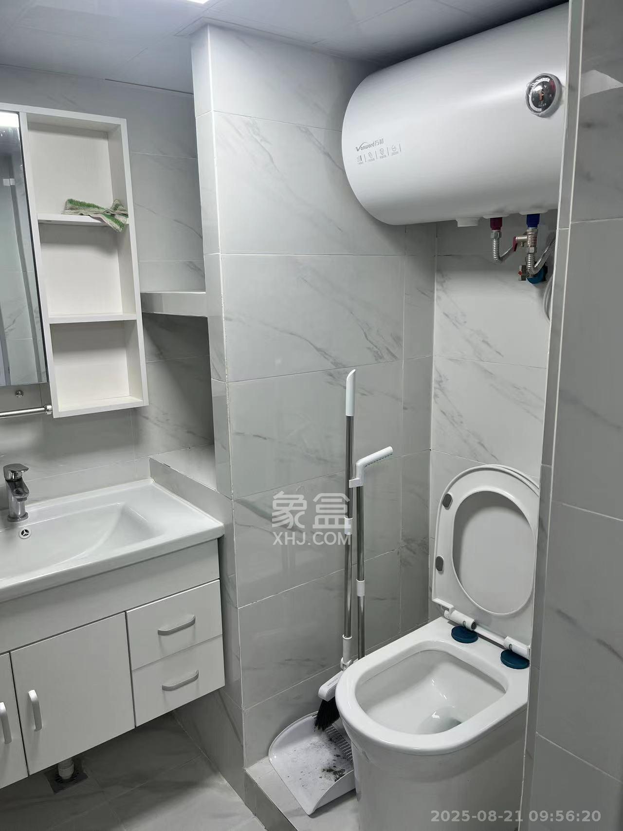 藏珑湖上公馆 1室1厅1卫 2400.0元/月 藏珑湖上公馆 1室1厅1卫 2400.0元/月室内图