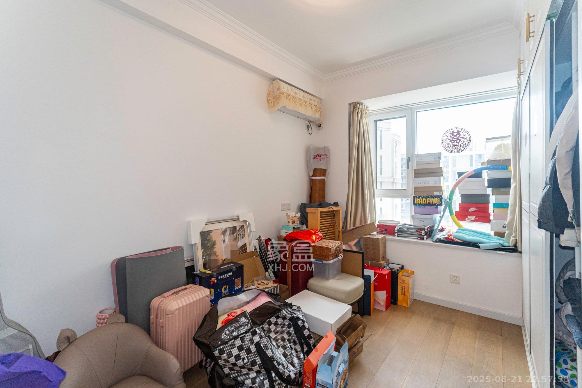 财汇新天地(财汇商务广场) 4室2厅2卫 90.8万 财汇新天地(财汇商务广场) 4室2厅2卫 90.8万卧室