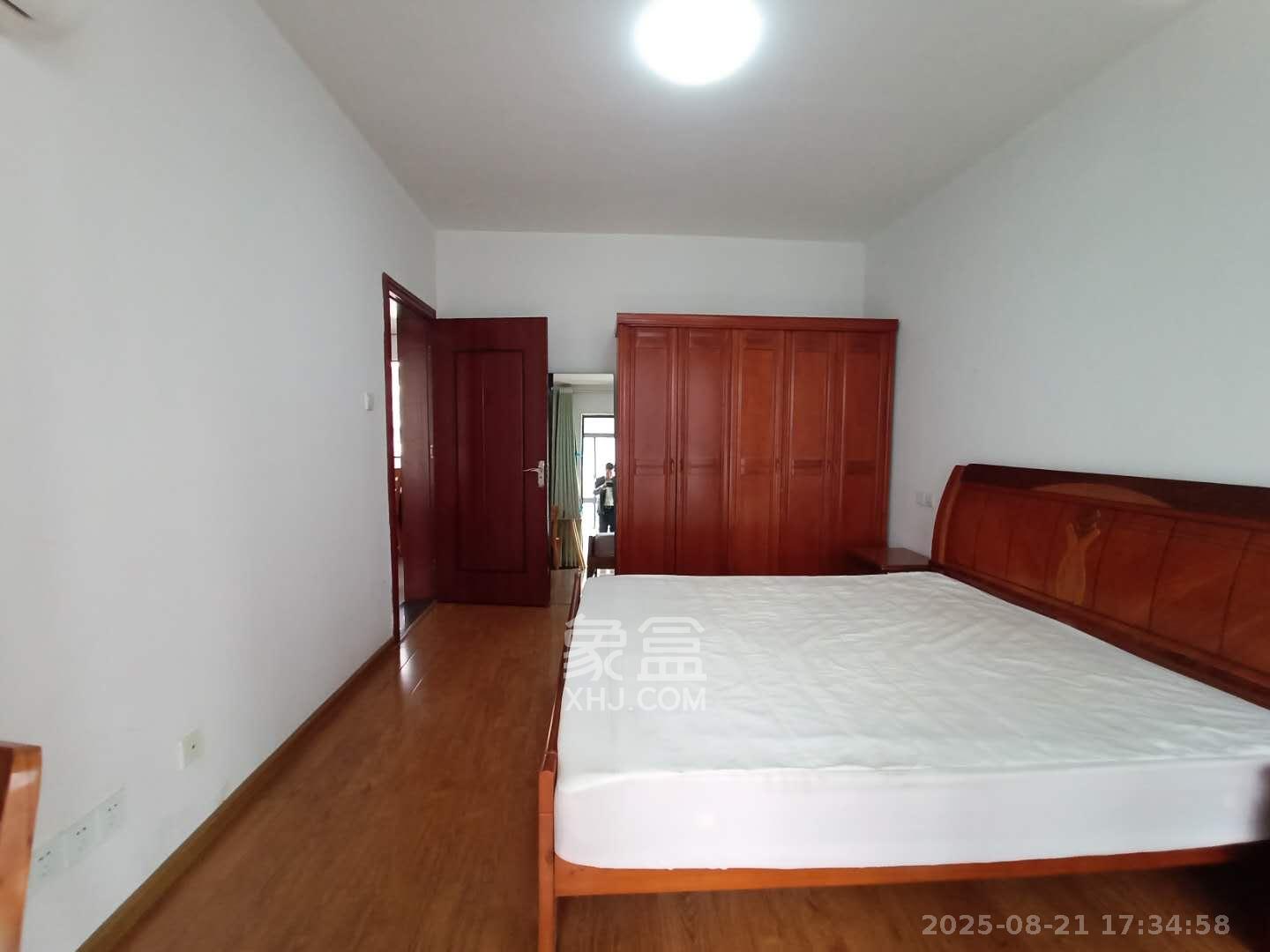 长房时代城  3室2厅1卫    2500.0元/月室内图