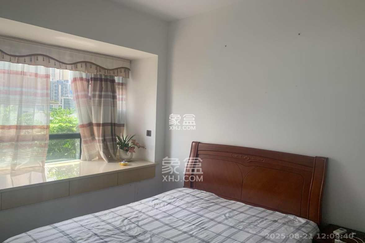 名家翡翠花园  3室2厅1卫    1900.0元/月 名家翡翠花园  3室2厅1卫    1900.0元/月室内图