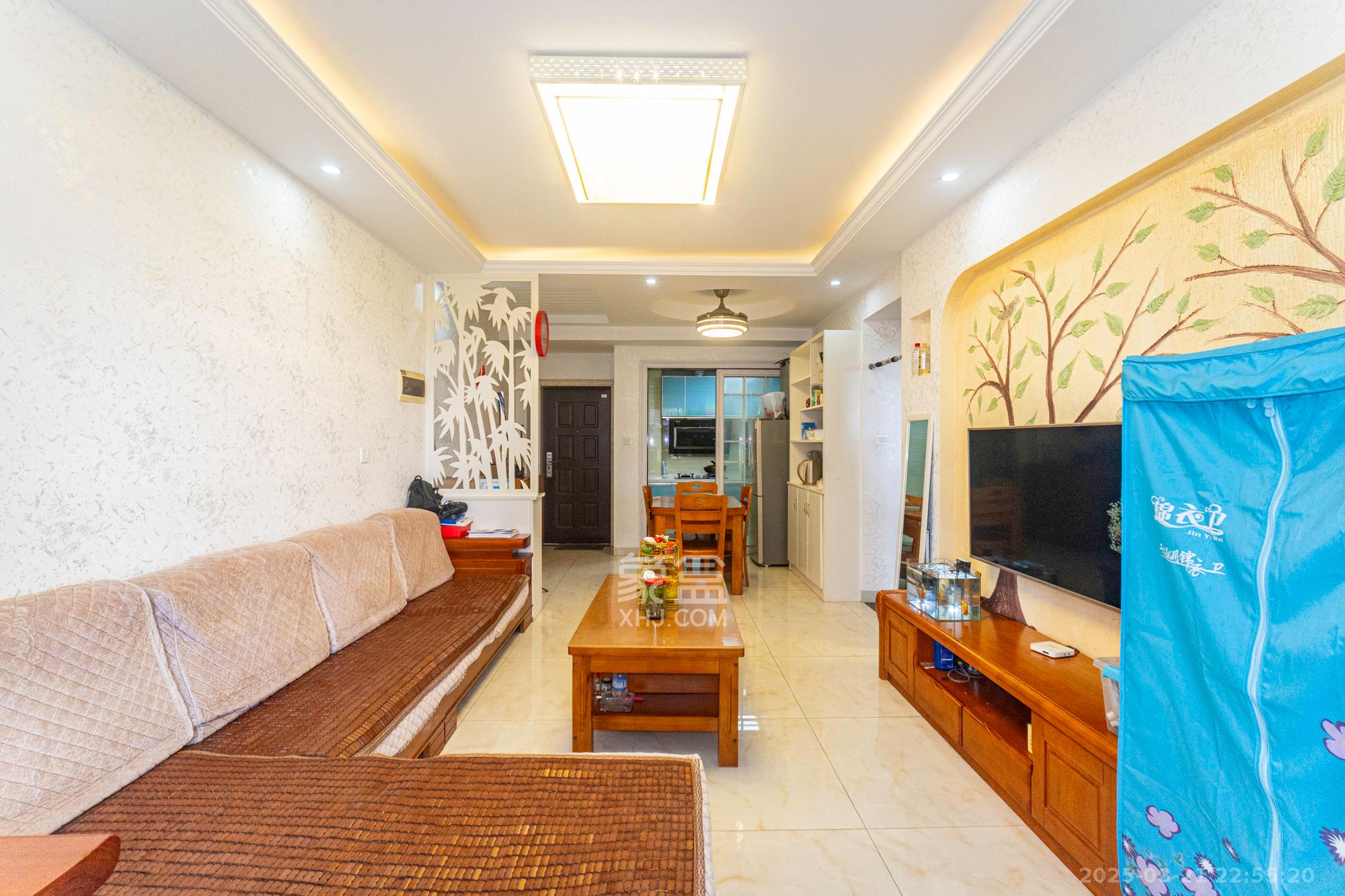 辉宏橄榄城  2室2厅1卫    46.8万 辉宏橄榄城  2室2厅1卫    46.8万客厅