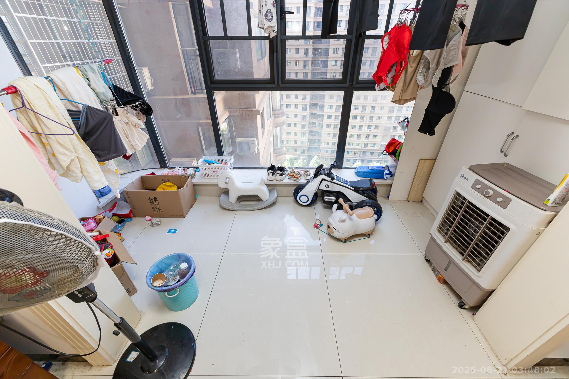 润和之悦（金泽园）  4室2厅1卫    89.0万阳台