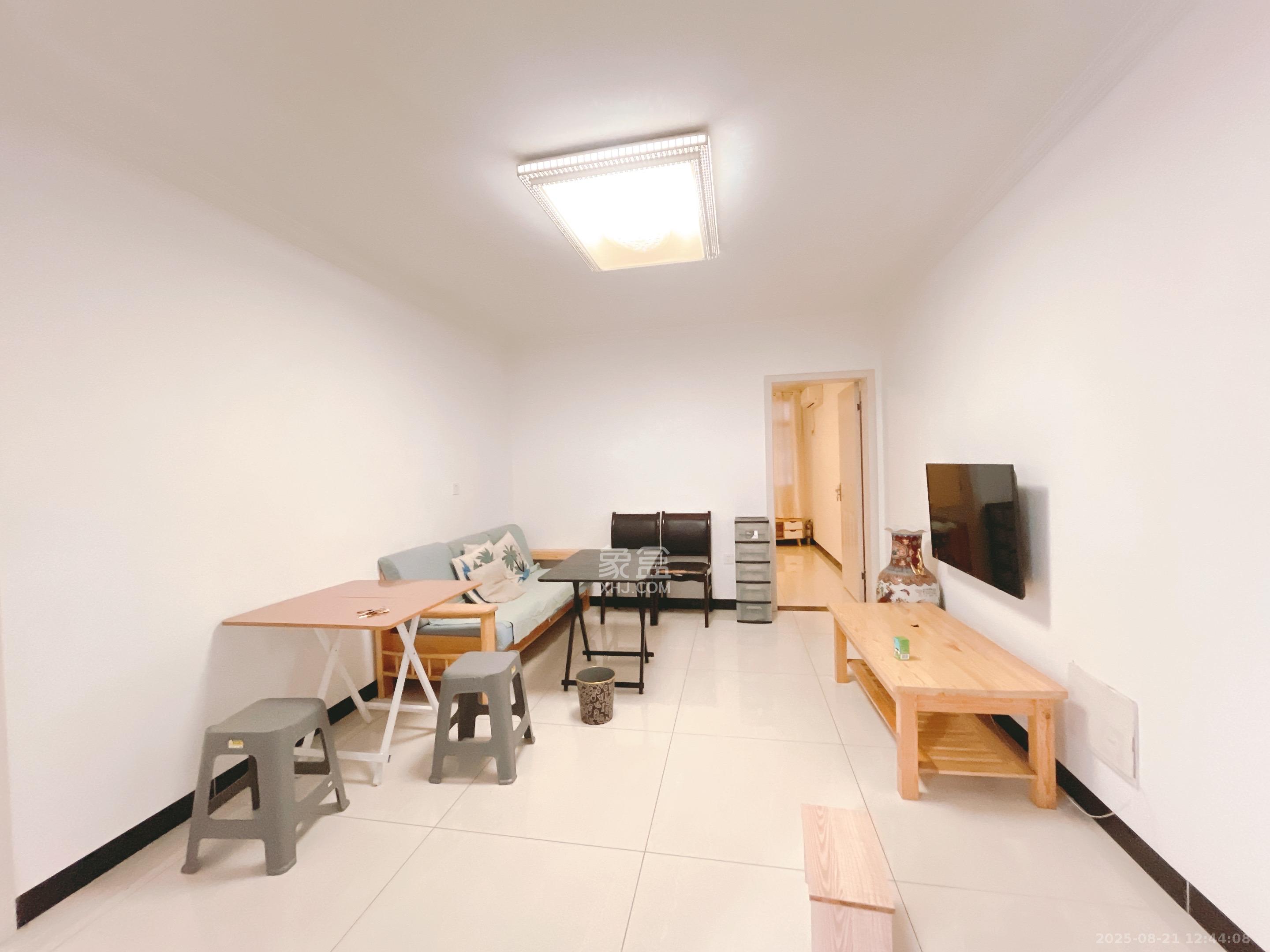 隆华金属宿舍  2室1厅1卫    2500.0元/月 隆华金属宿舍  2室1厅1卫    2500.0元/月室内图