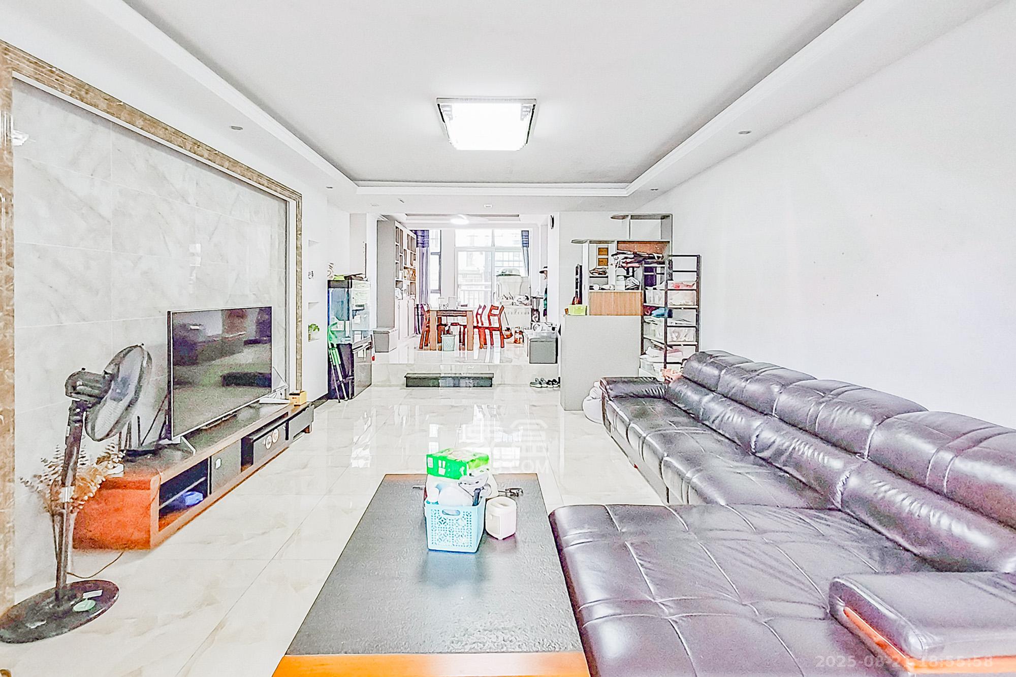 八方小区D区  4室2厅1卫    485.0万 八方小区D区  4室2厅1卫    485.0万