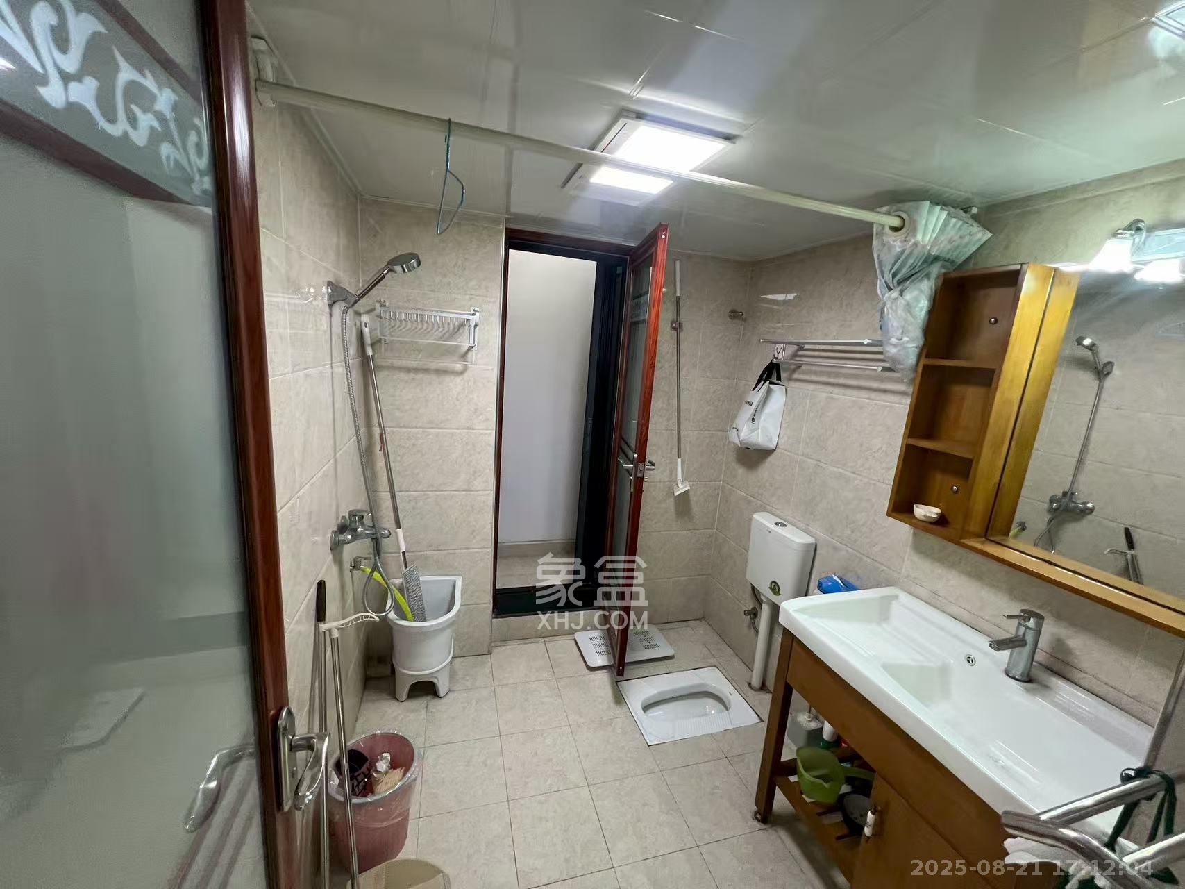 公园9号  2室1厅1卫    3500.0元/月室内图