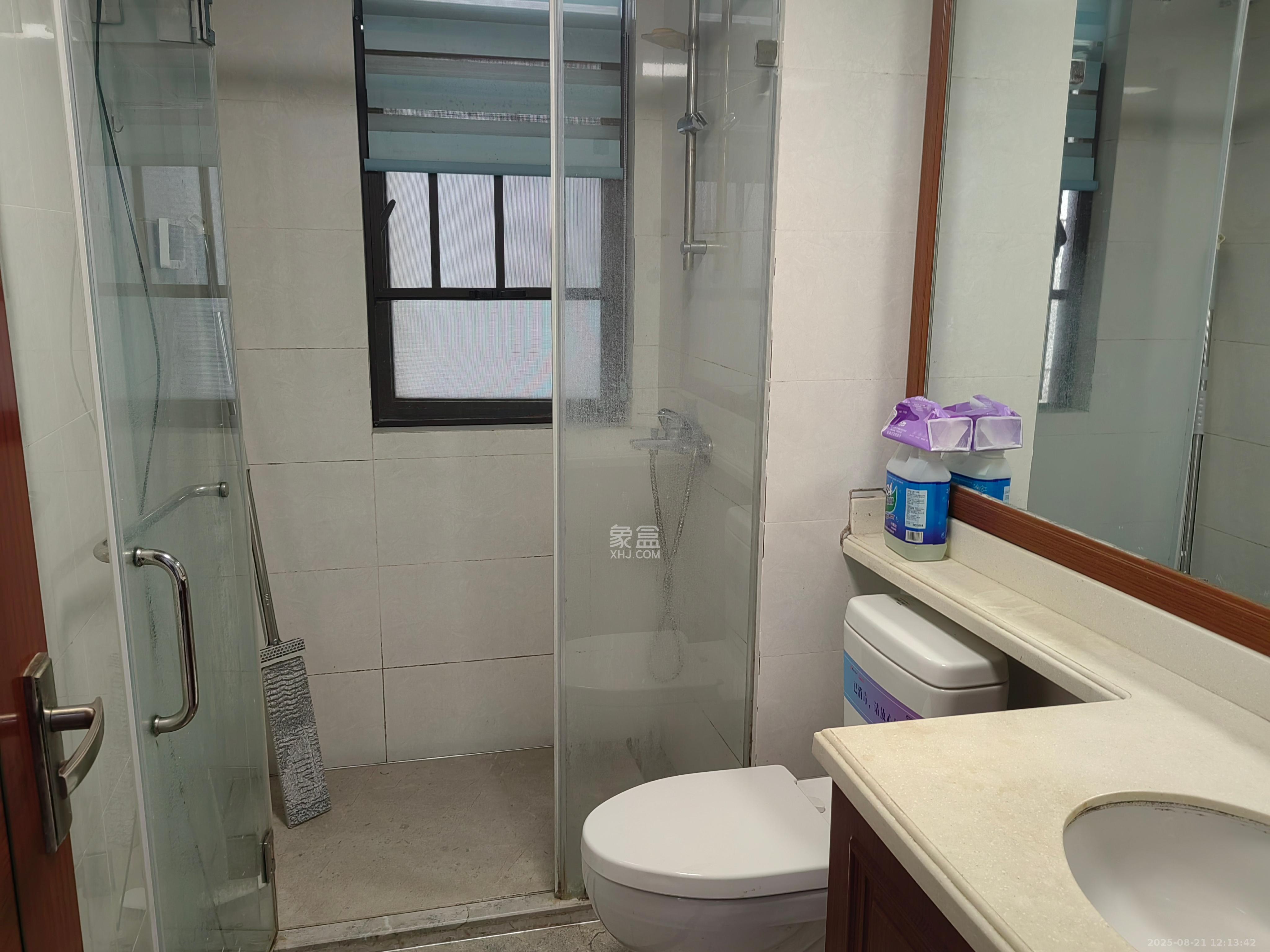 中海国际五期  3室2厅1卫    2200.0元/月 中海国际五期  3室2厅1卫    2200.0元/月