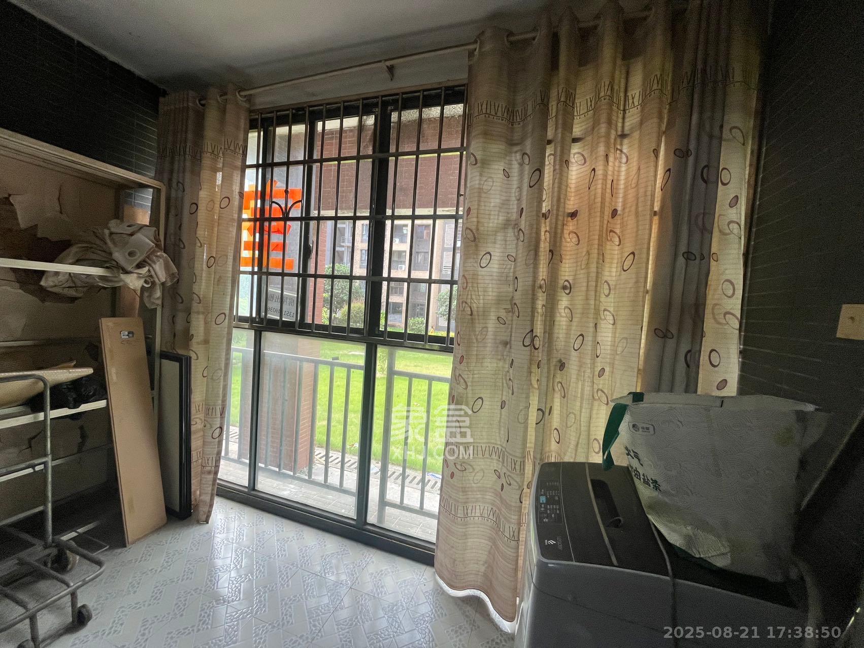 中信文化广场(中信新城二期) 3室2厅2卫 1750.0元/月 中信文化广场(中信新城二期) 3室2厅2卫 1750.0元/月室内图