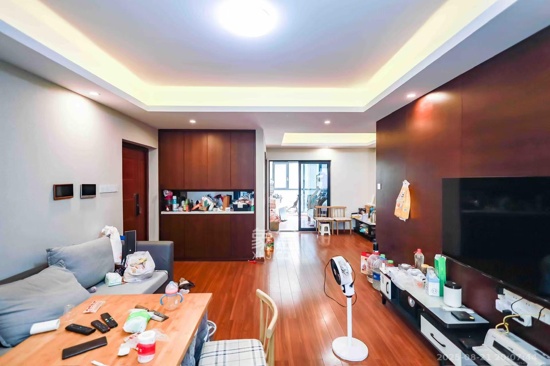 荣泰广场 3室2厅2卫 2800.0元/月 荣泰广场 3室2厅2卫 2800.0元/月室内图