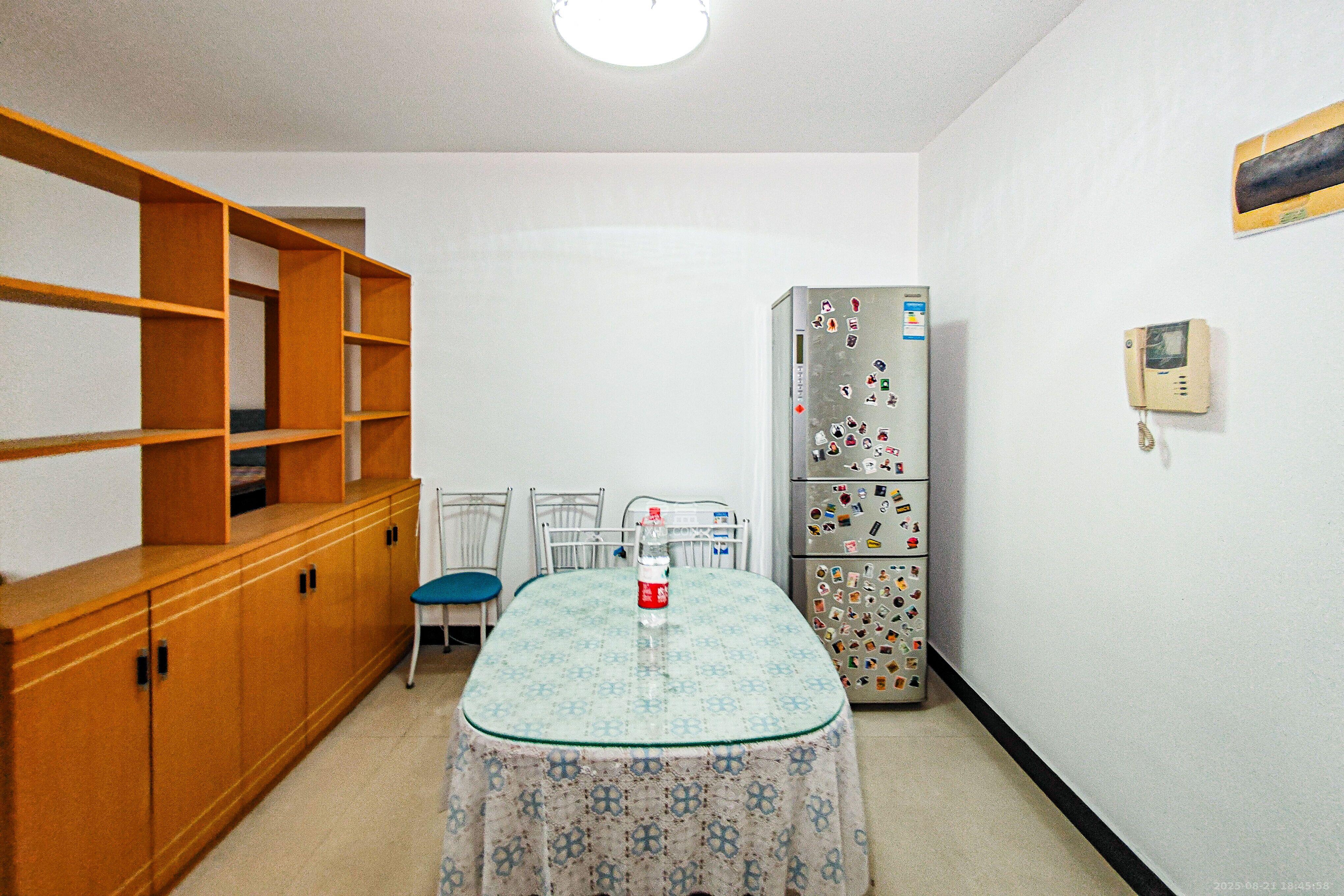 三重星都心 2室2厅1卫 2700.0元/月 三重星都心 2室2厅1卫 2700.0元/月室内图